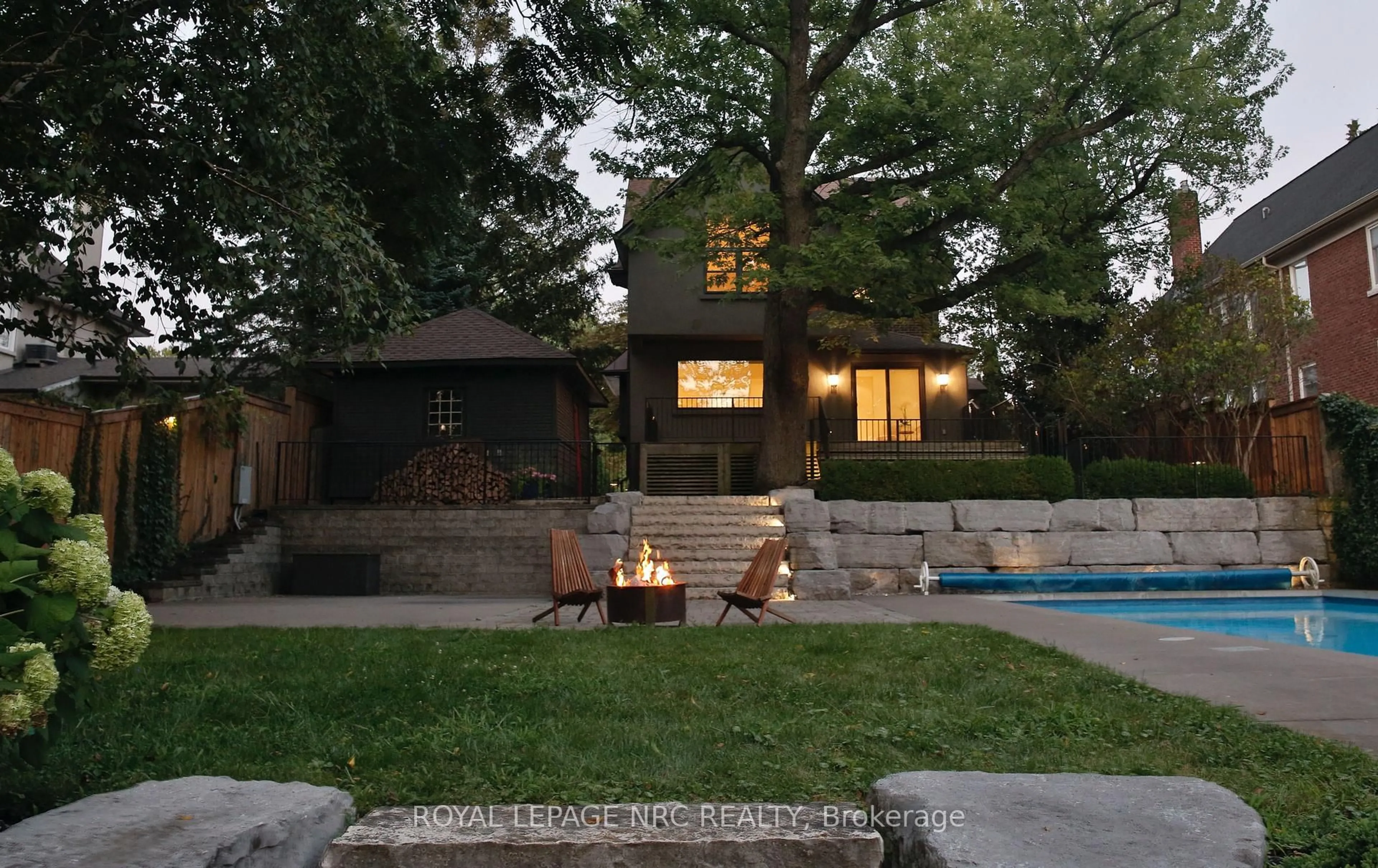 Home with brick exterior material, street for 38 Hillcrest Ave, St. Catharines Ontario L2R 4Y1