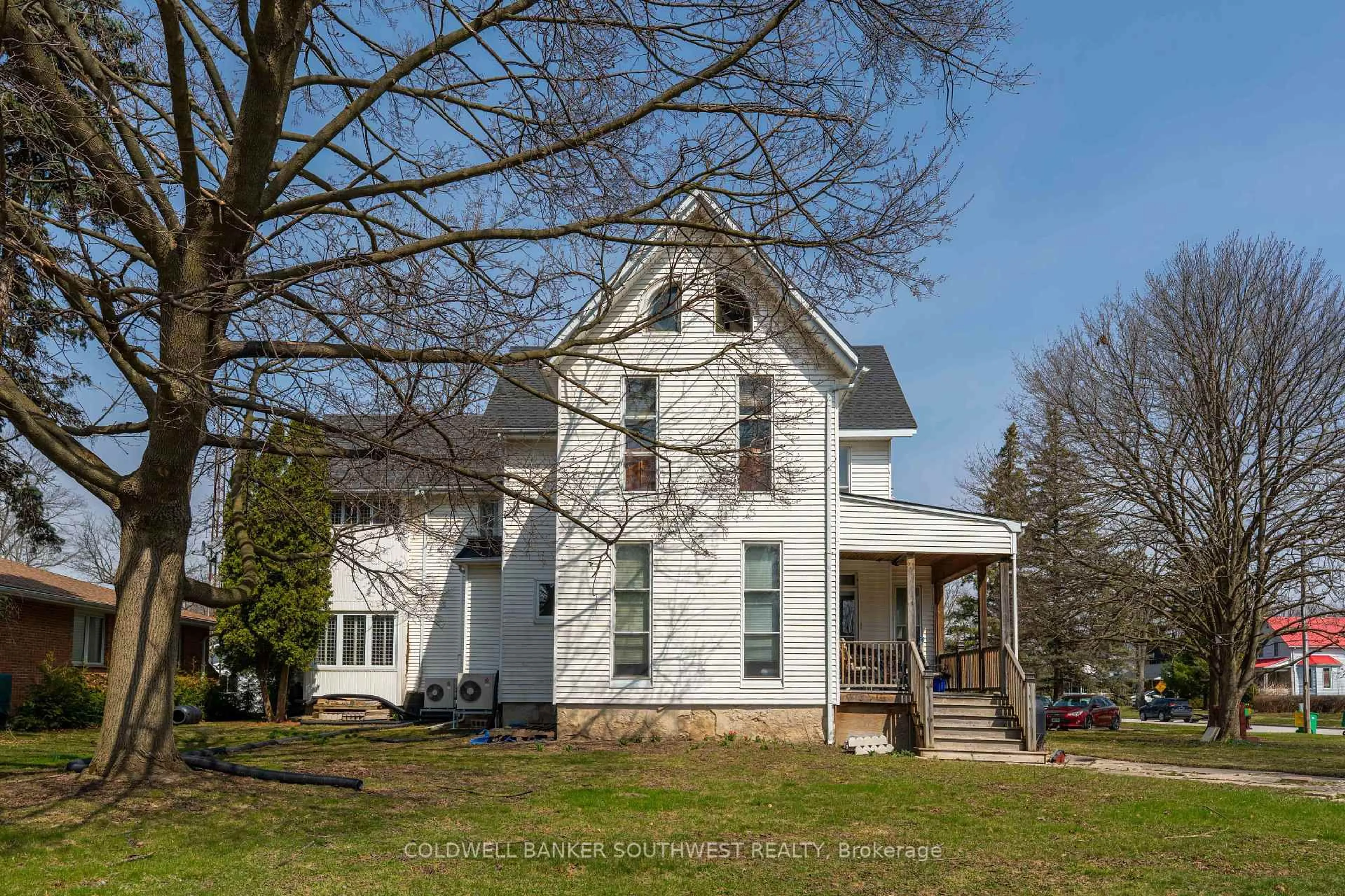 A pic from outside/outdoor area/front of a property/back of a property/a pic from drone, building for 4026 Petrolia Line, Petrolia Ontario N0N 1R0