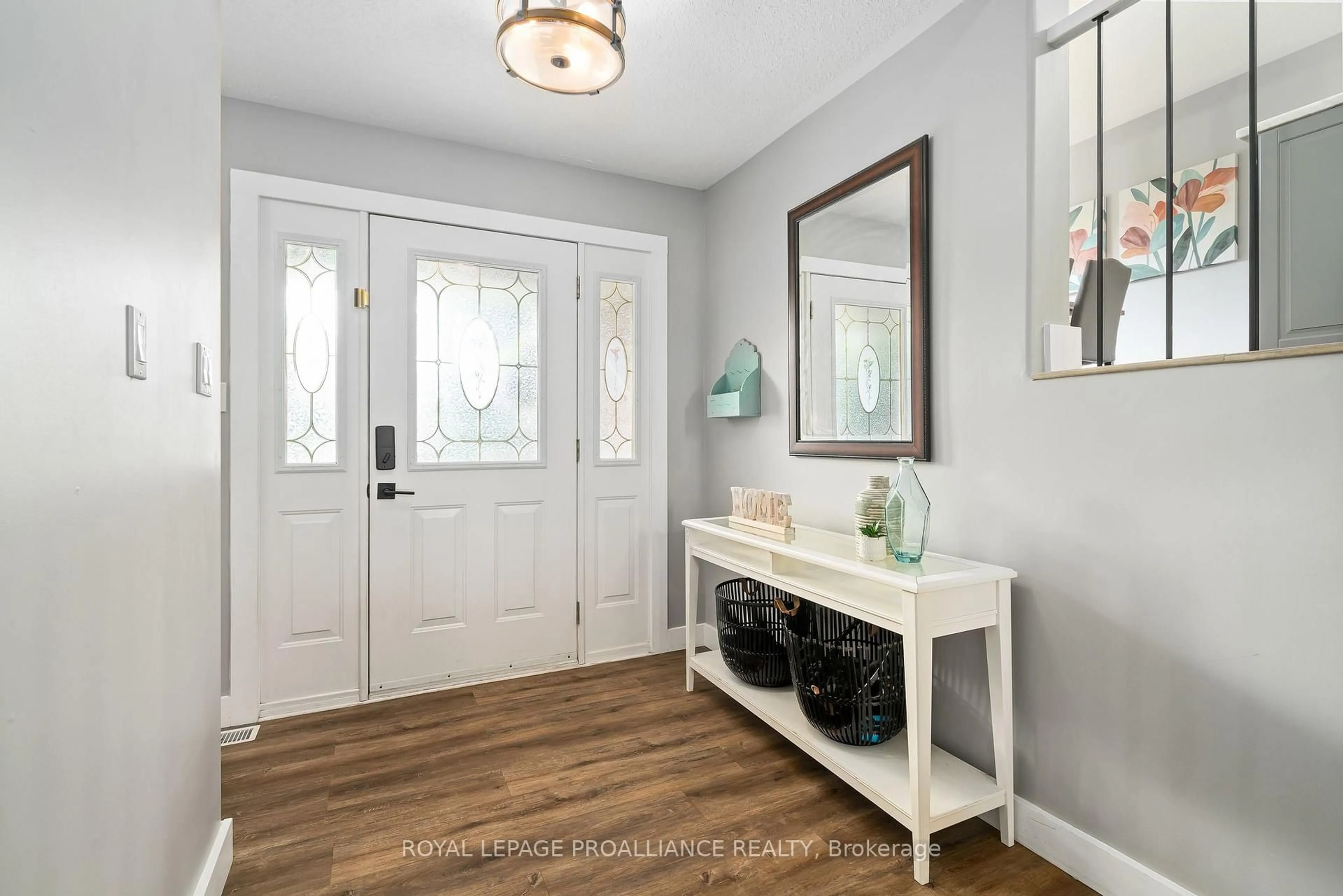 Indoor entryway for 8 Henderson Lane, Brighton Ontario K0K 1H0