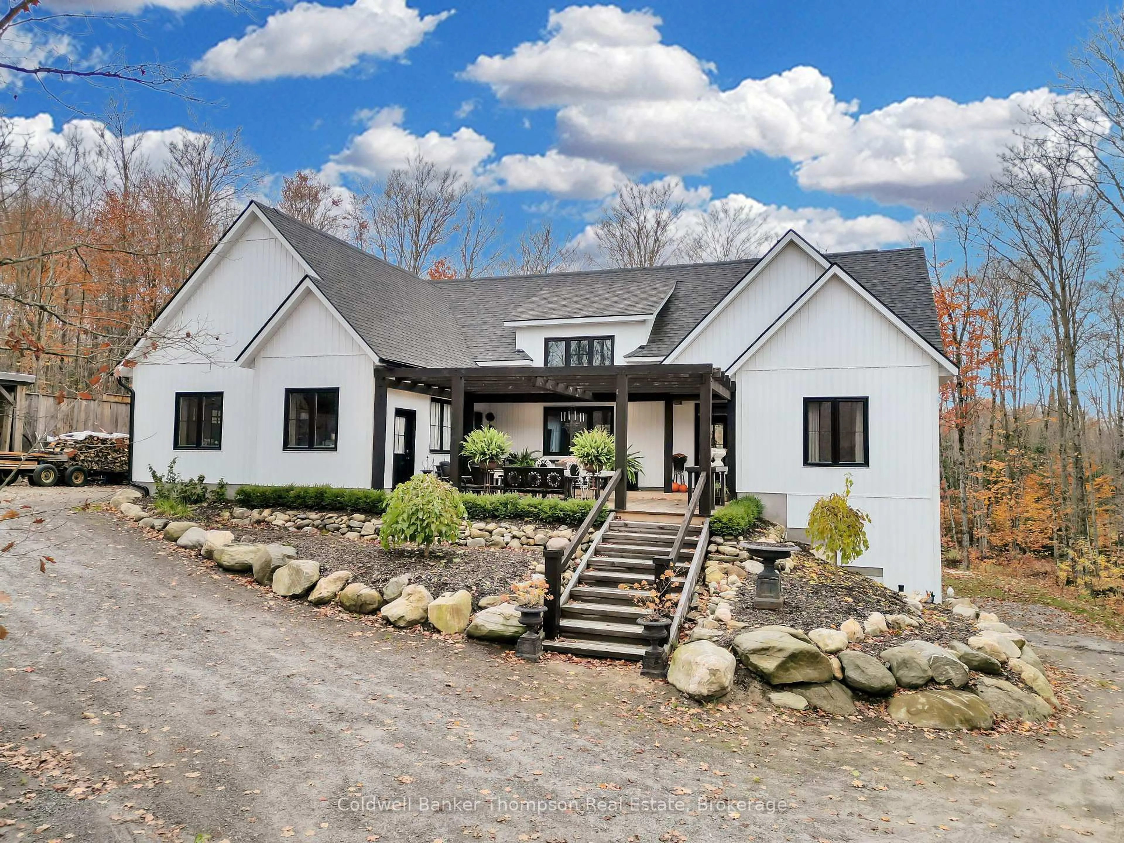 Home with vinyl exterior material, mountain view for 34 Millie's Way, Armour Ontario P0A 1C0