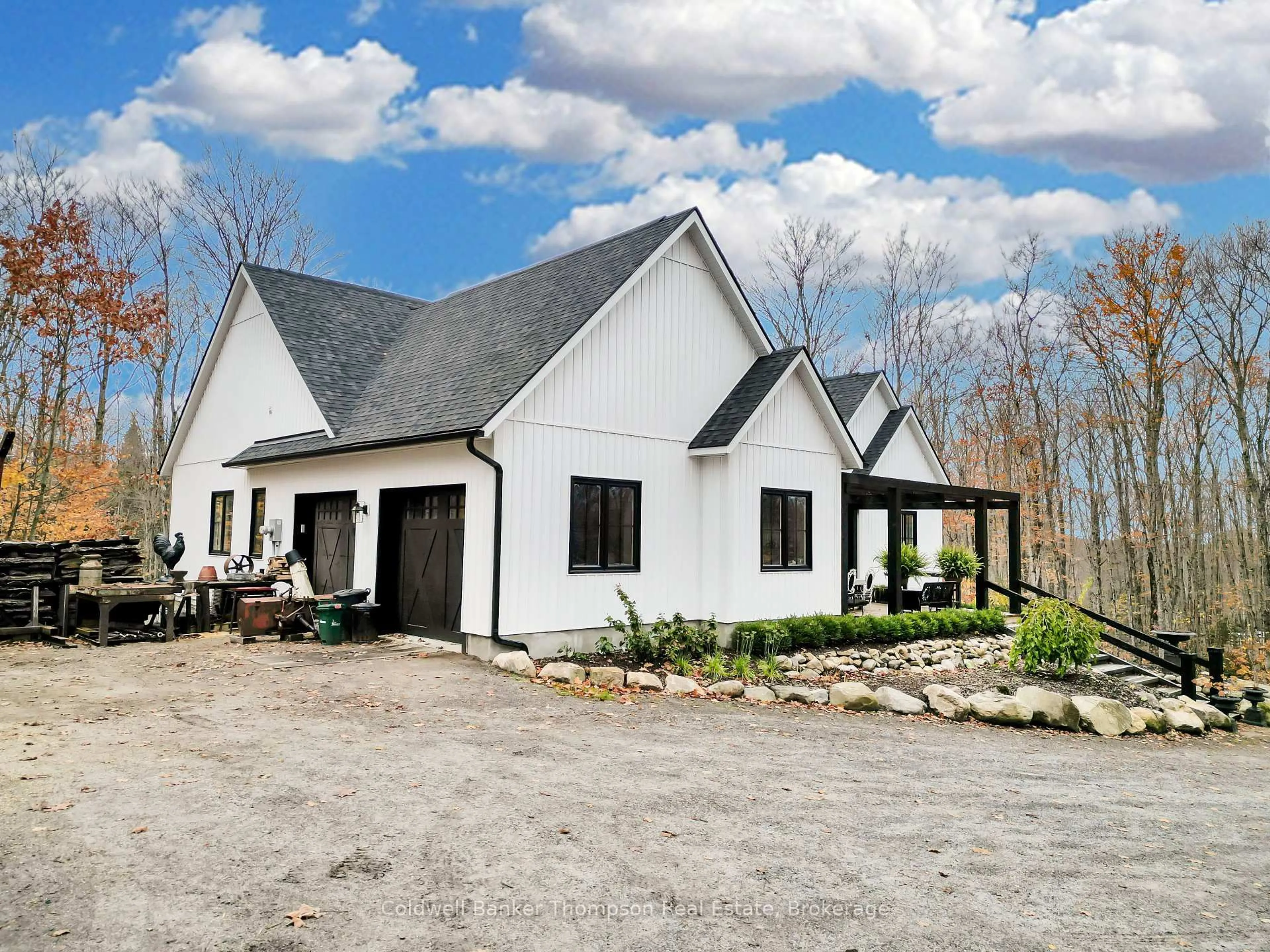 Home with vinyl exterior material, unknown for 34 Millie's Way, Armour Ontario P0A 1C0