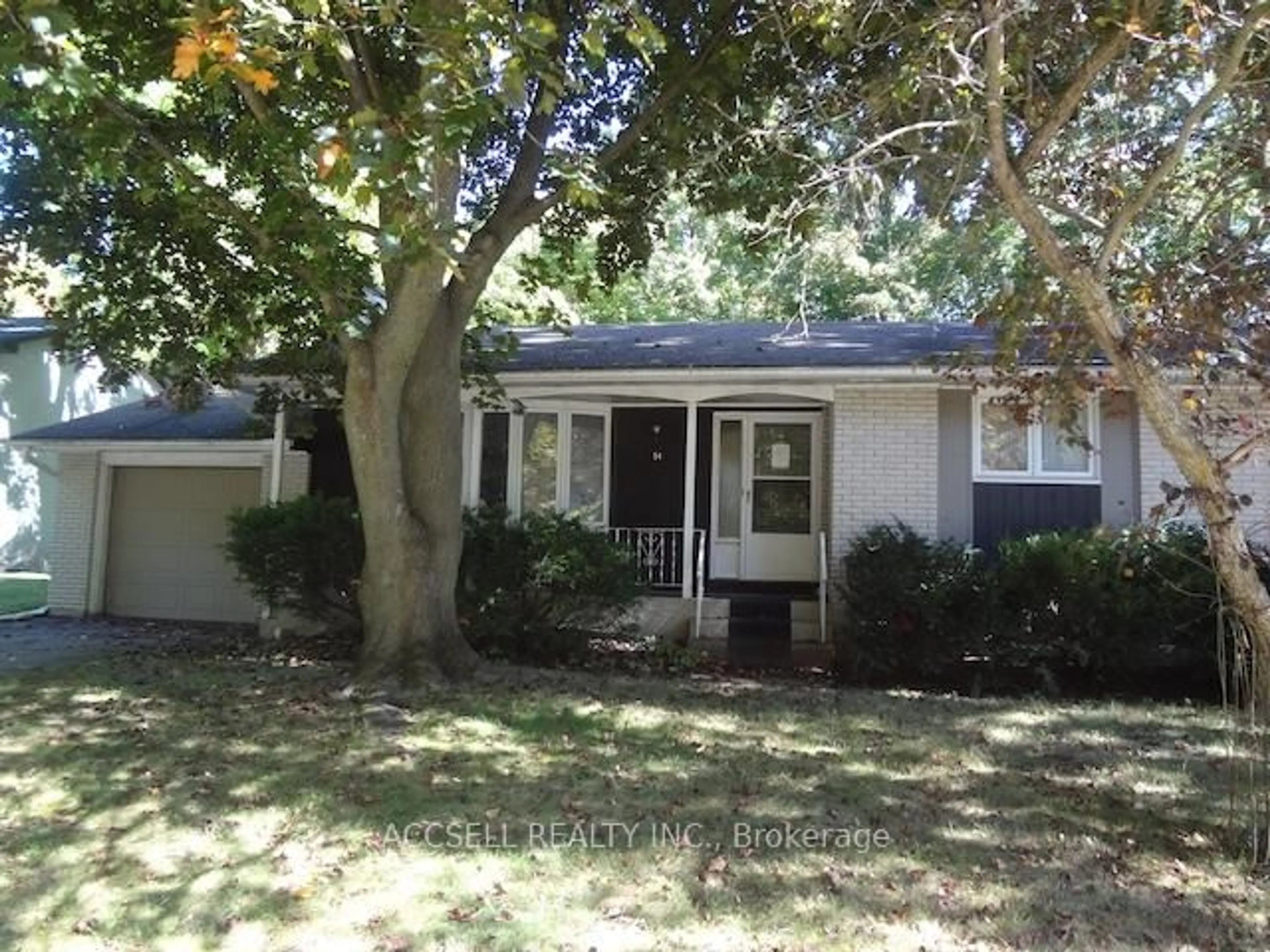 Home with vinyl exterior material, street for 54 Sylvan Dr, Cambridge Ontario N1R 5S5