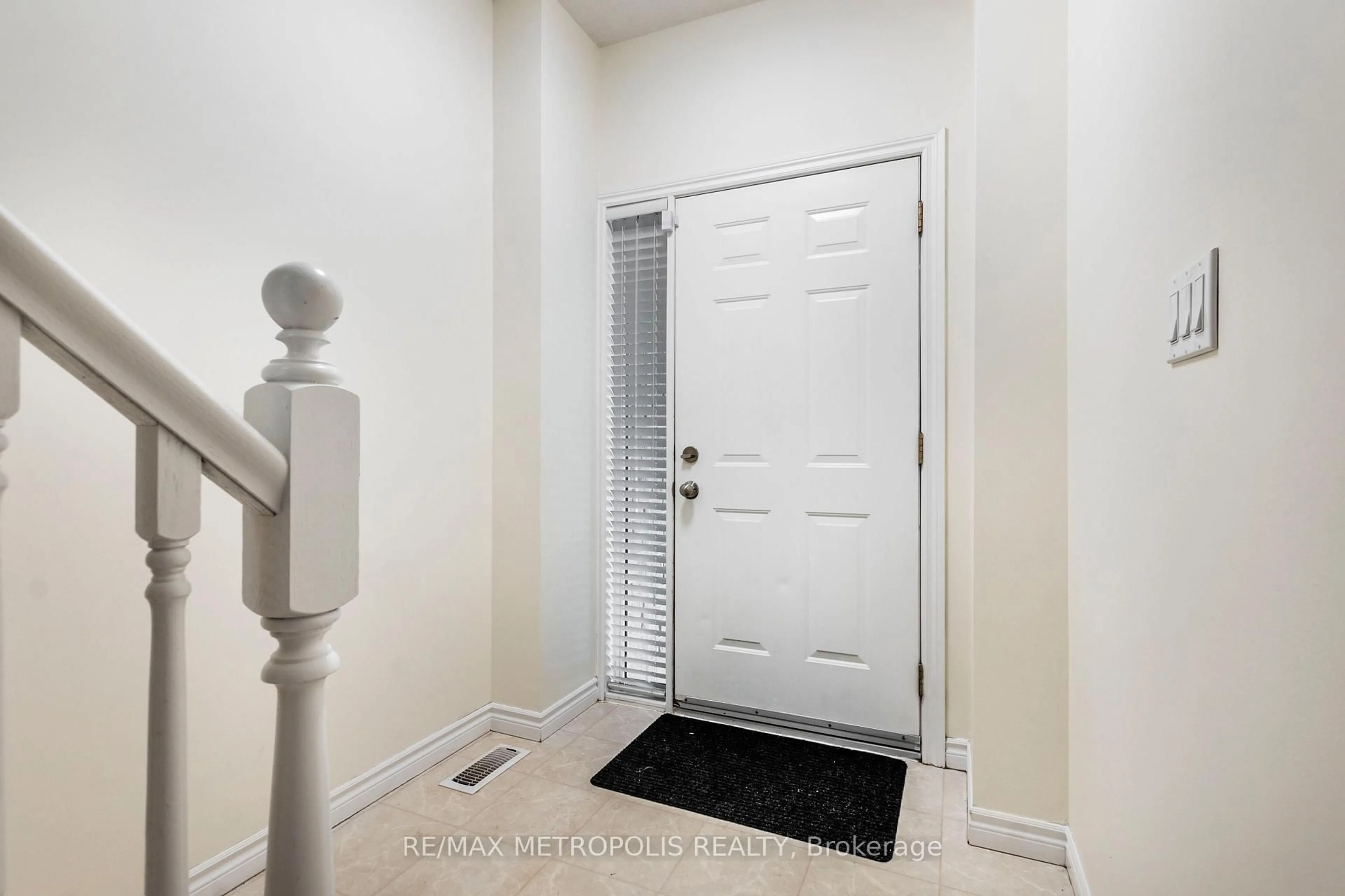 Indoor entryway for 619 Wild Ginger Ave #C16, Waterloo Ontario N2V 2X1