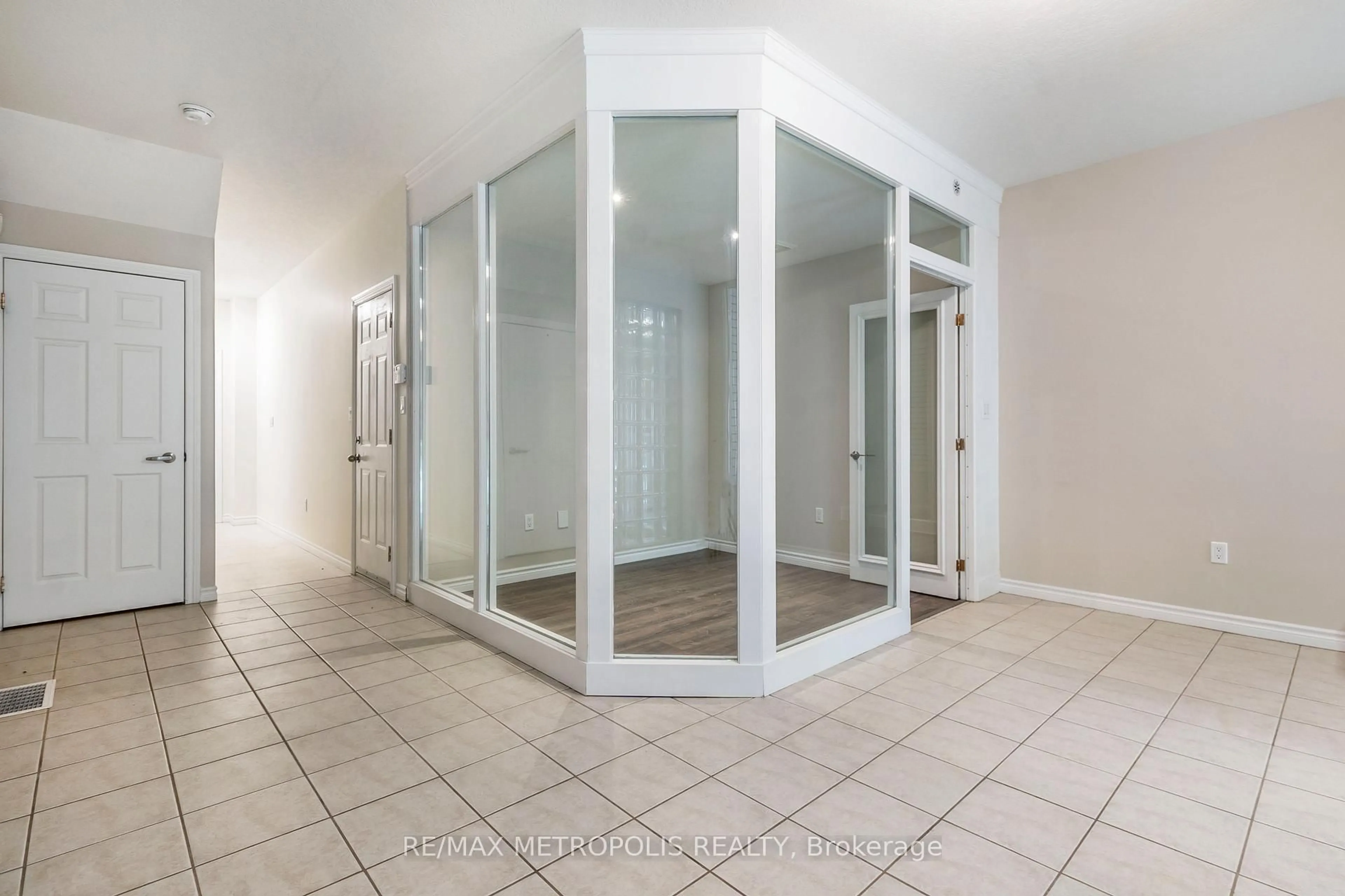 Indoor entryway for 619 Wild Ginger Ave #C16, Waterloo Ontario N2V 2X1