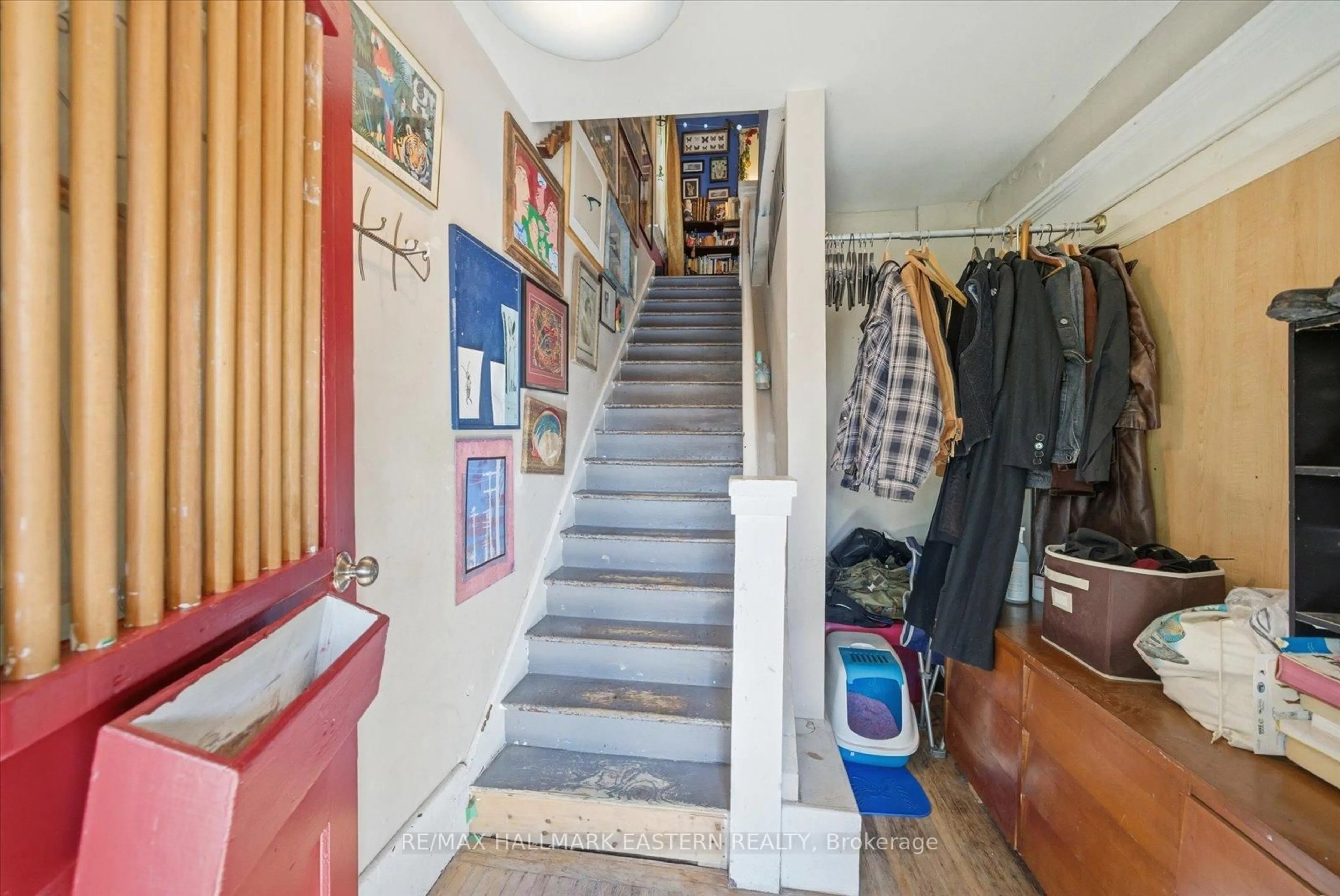 Indoor foyer for 242 Dublin St, Peterborough Ontario K9H 3B8