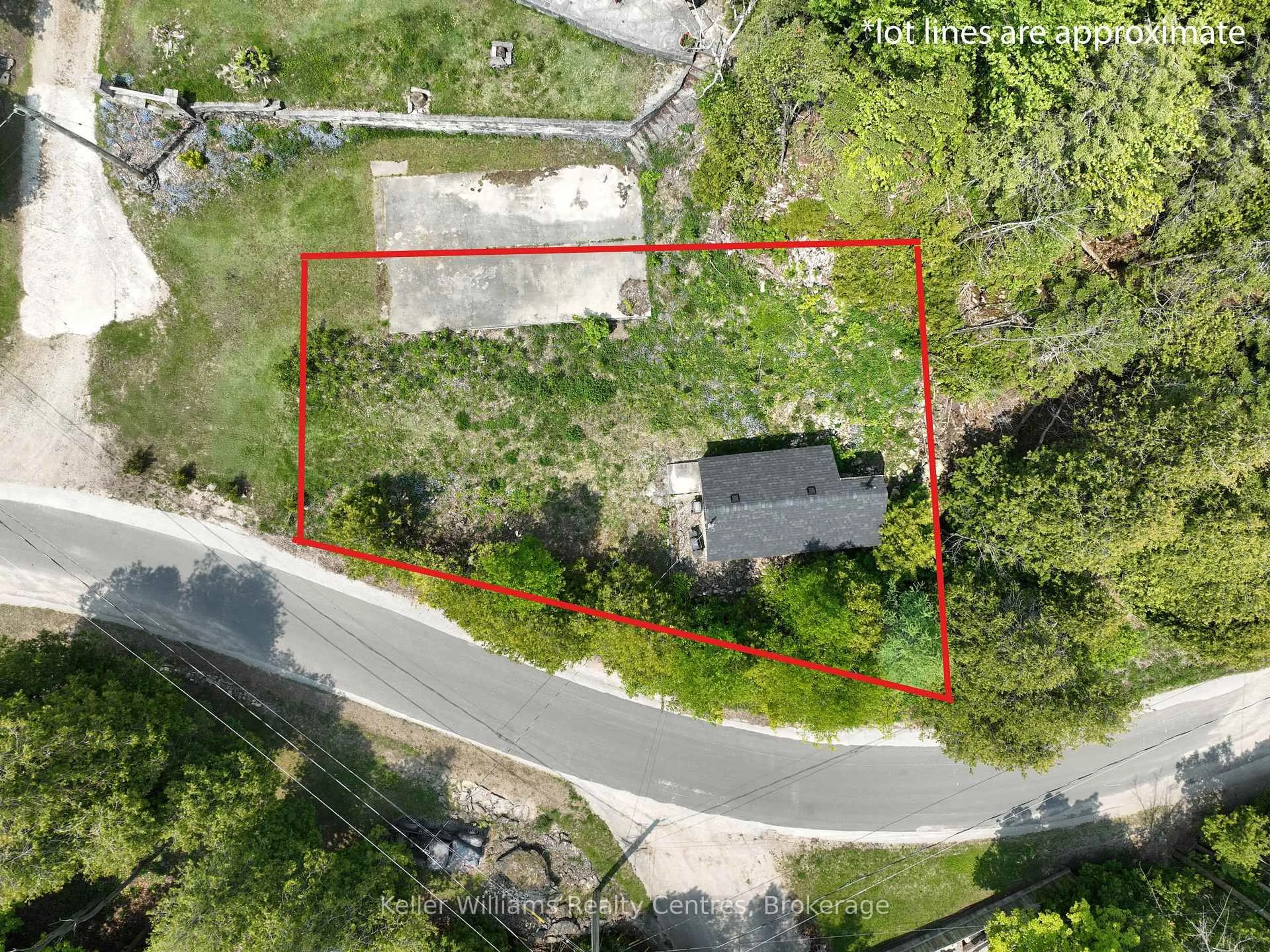 A pic from outside/outdoor area/front of a property/back of a property/a pic from drone, street for 79 Whippoorwill Rd, Northern Bruce Peninsula Ontario N0H 1W0