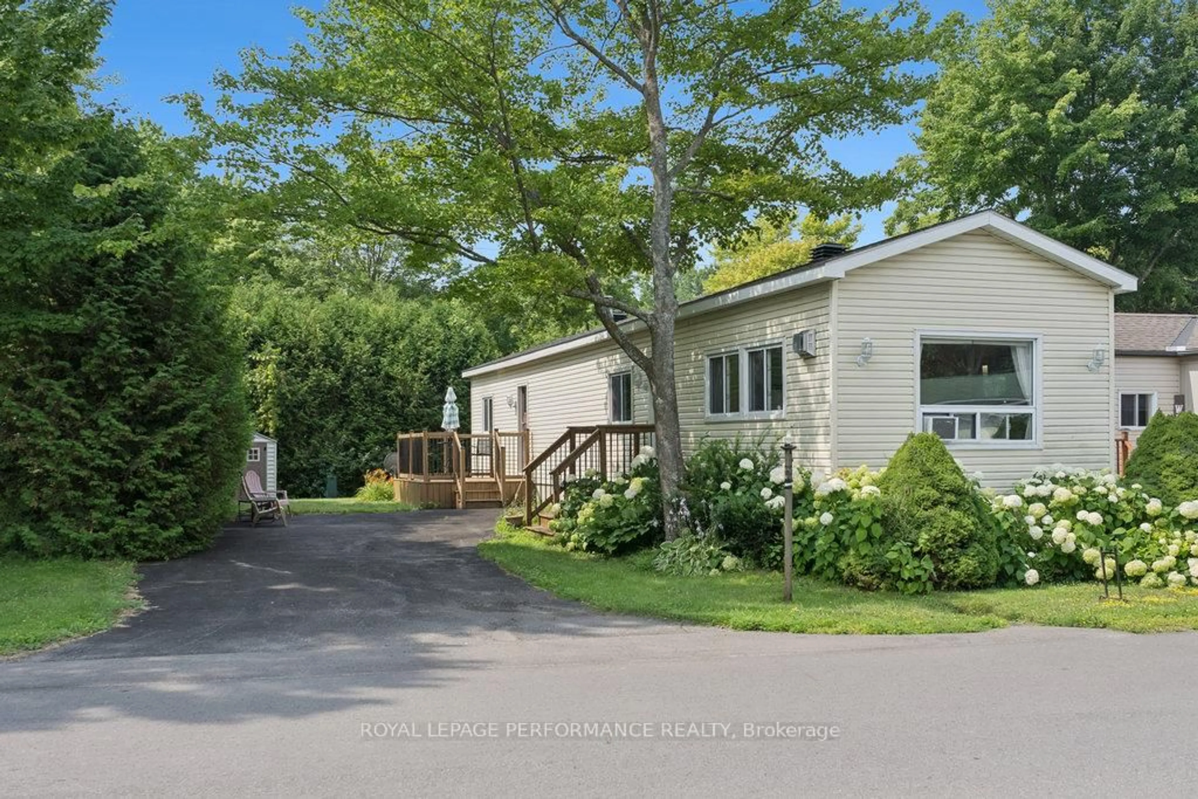 A pic from outside/outdoor area/front of a property/back of a property/a pic from drone, street for 1036 Vista Barrett Private, Greely Ontario K4P 1C7