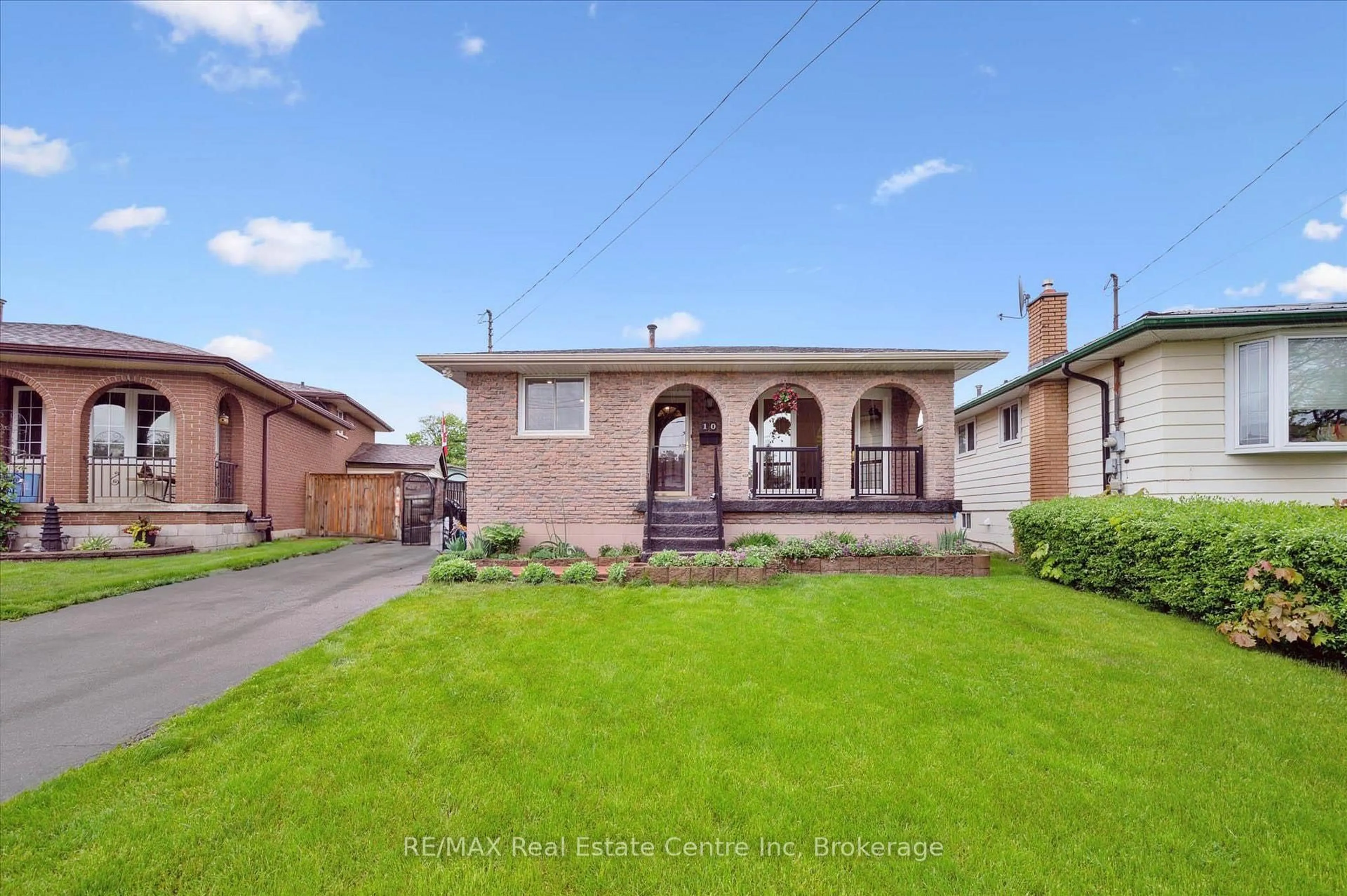 Home with brick exterior material, street for 10 Villa Crt, Hamilton Ontario L8W 1M2