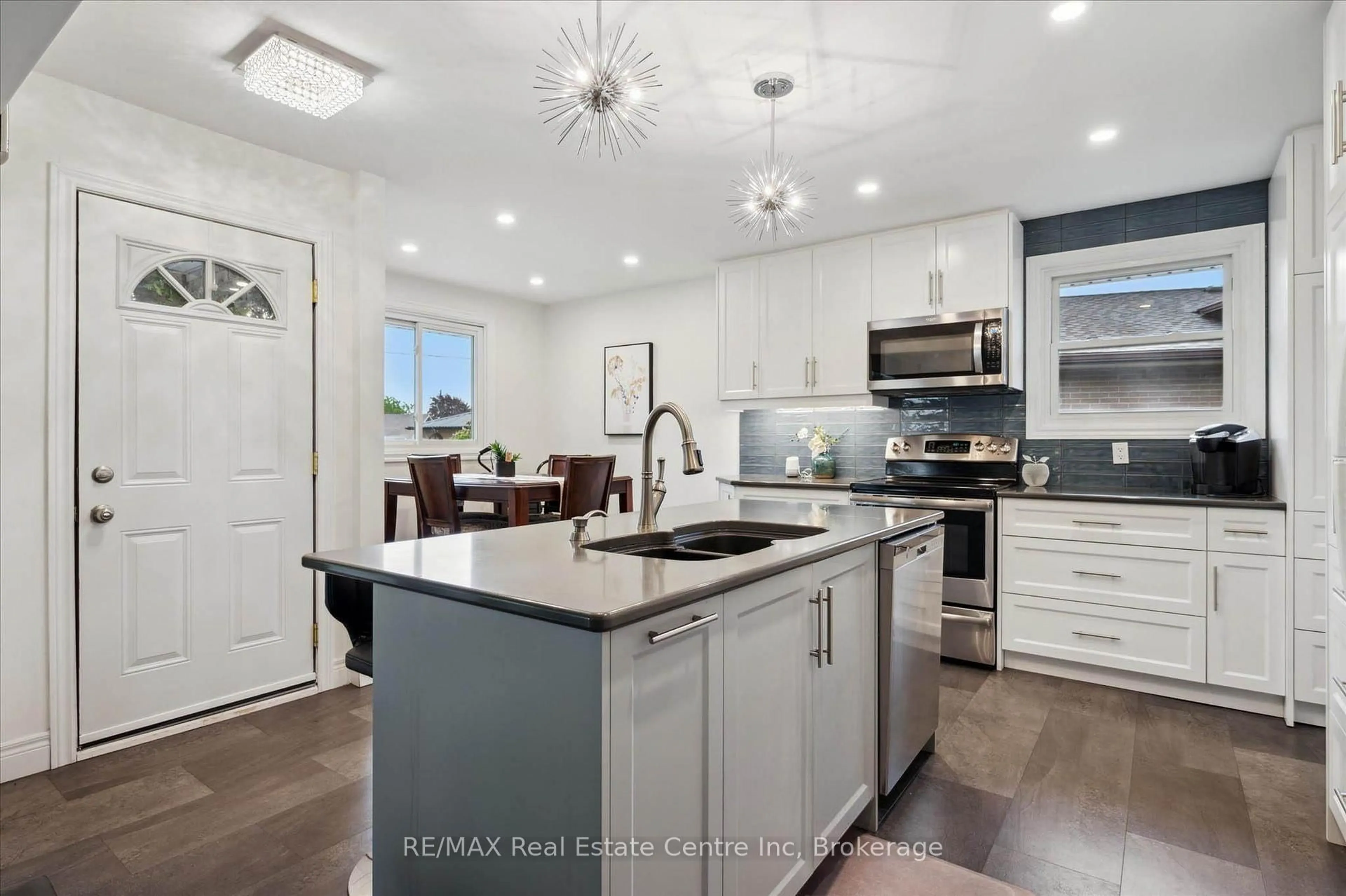 Open concept kitchen, unknown for 10 Villa Crt, Hamilton Ontario L8W 1M2