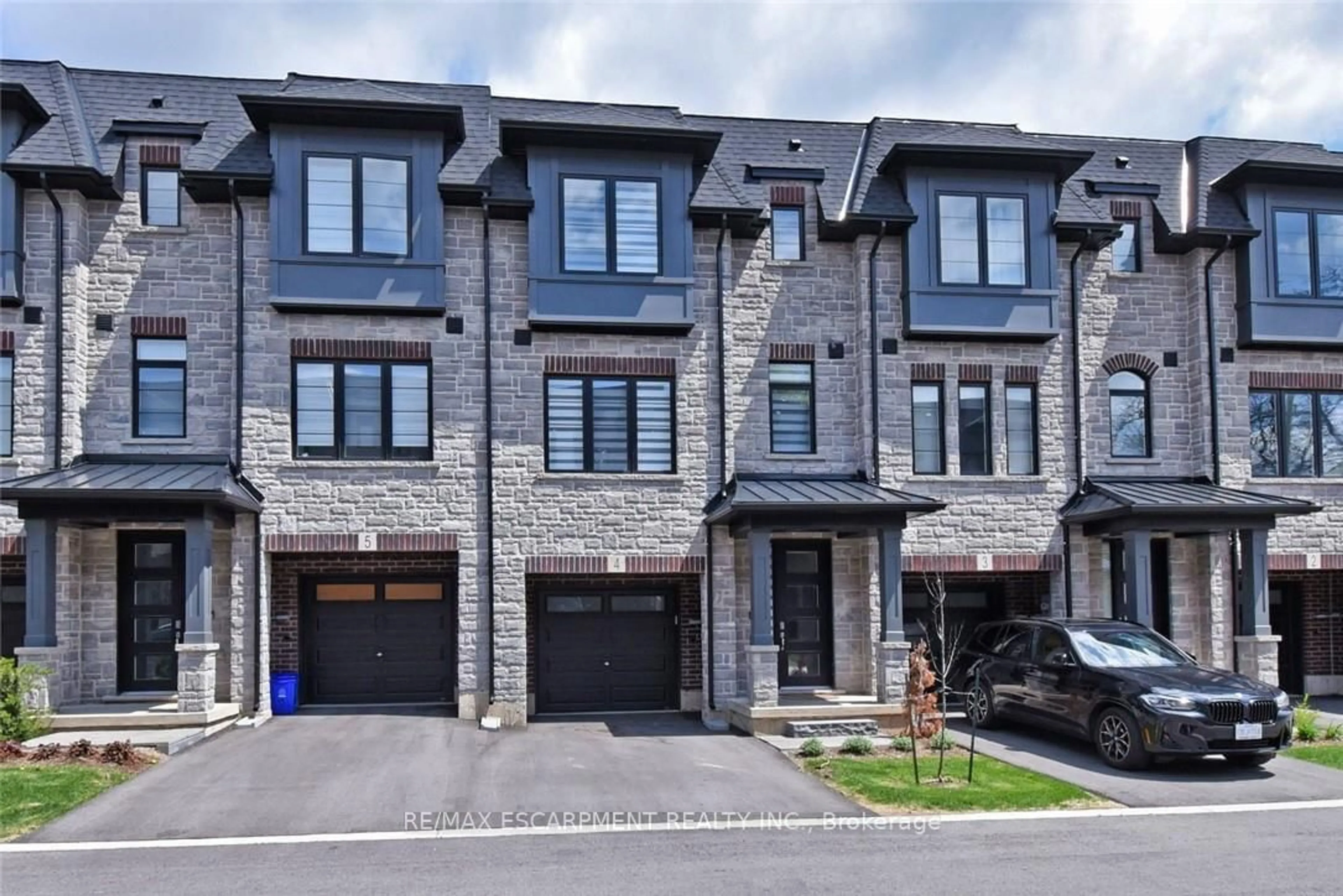 Home with brick exterior material, street for 187 Wilson St #4, Hamilton Ontario L9G 1N4