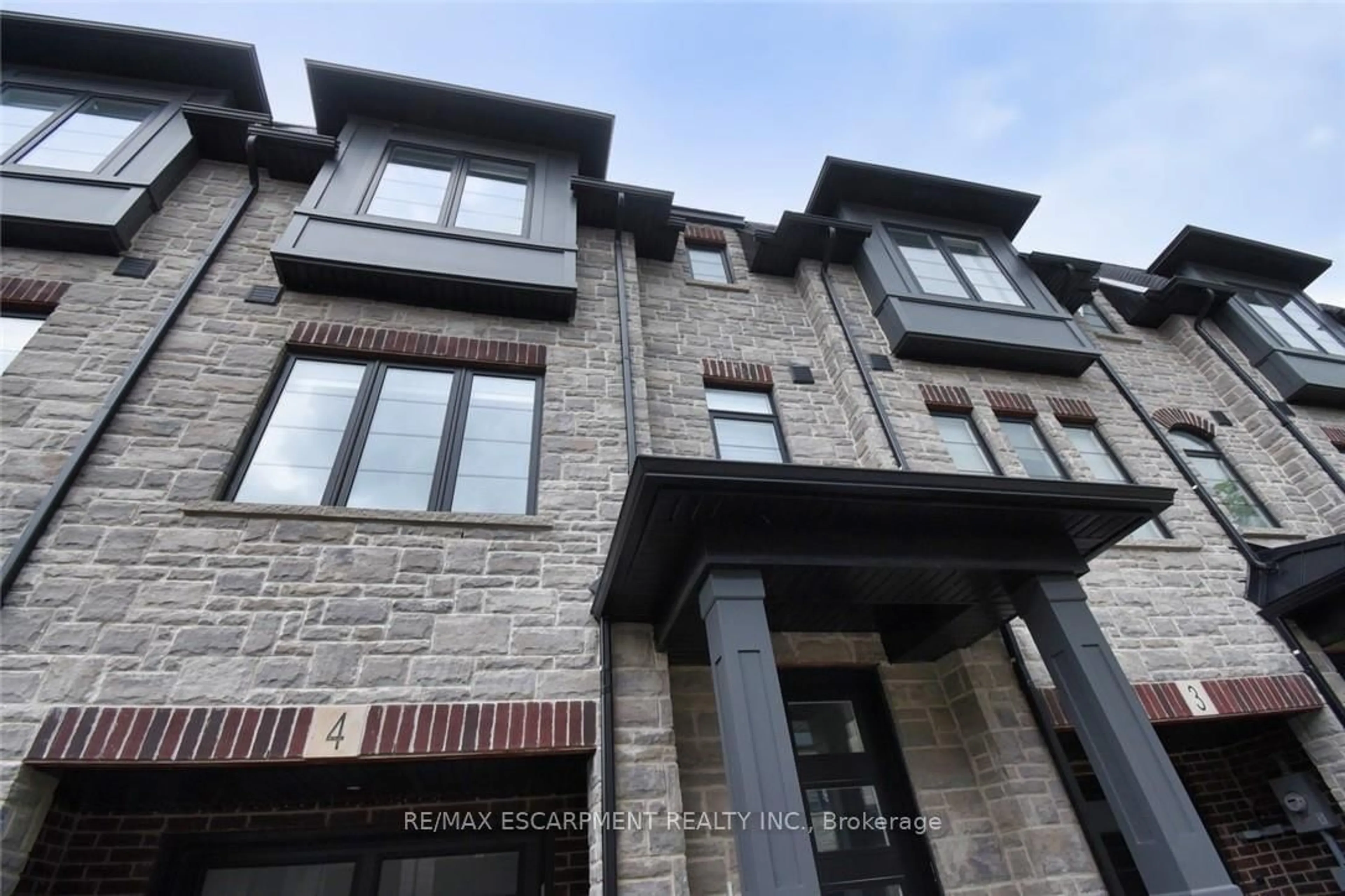 Home with brick exterior material, building for 187 Wilson St #4, Hamilton Ontario L9G 1N4