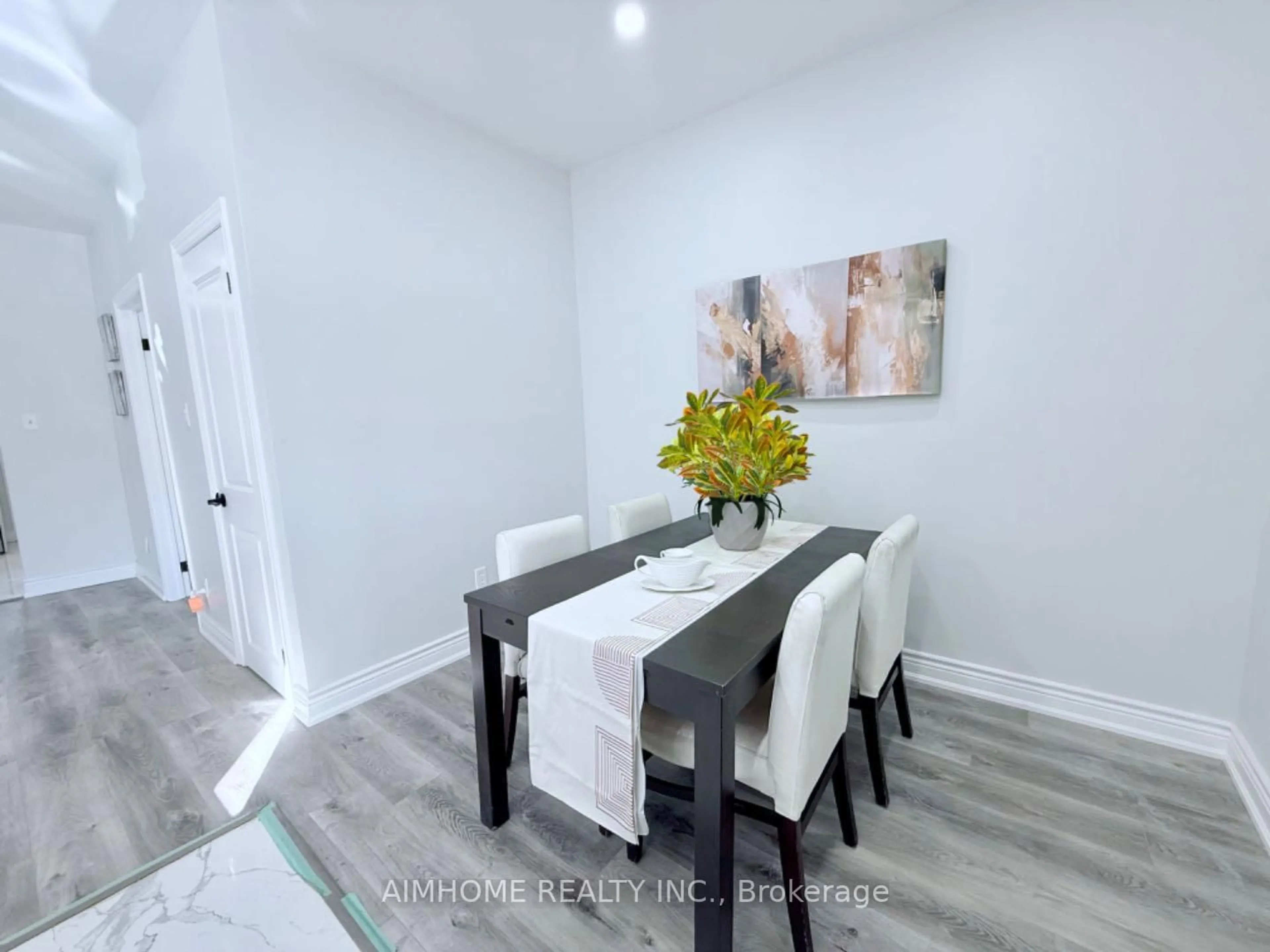 Dining room, unknown for 107 beach Rd, Hamilton Ontario L8L 4A1
