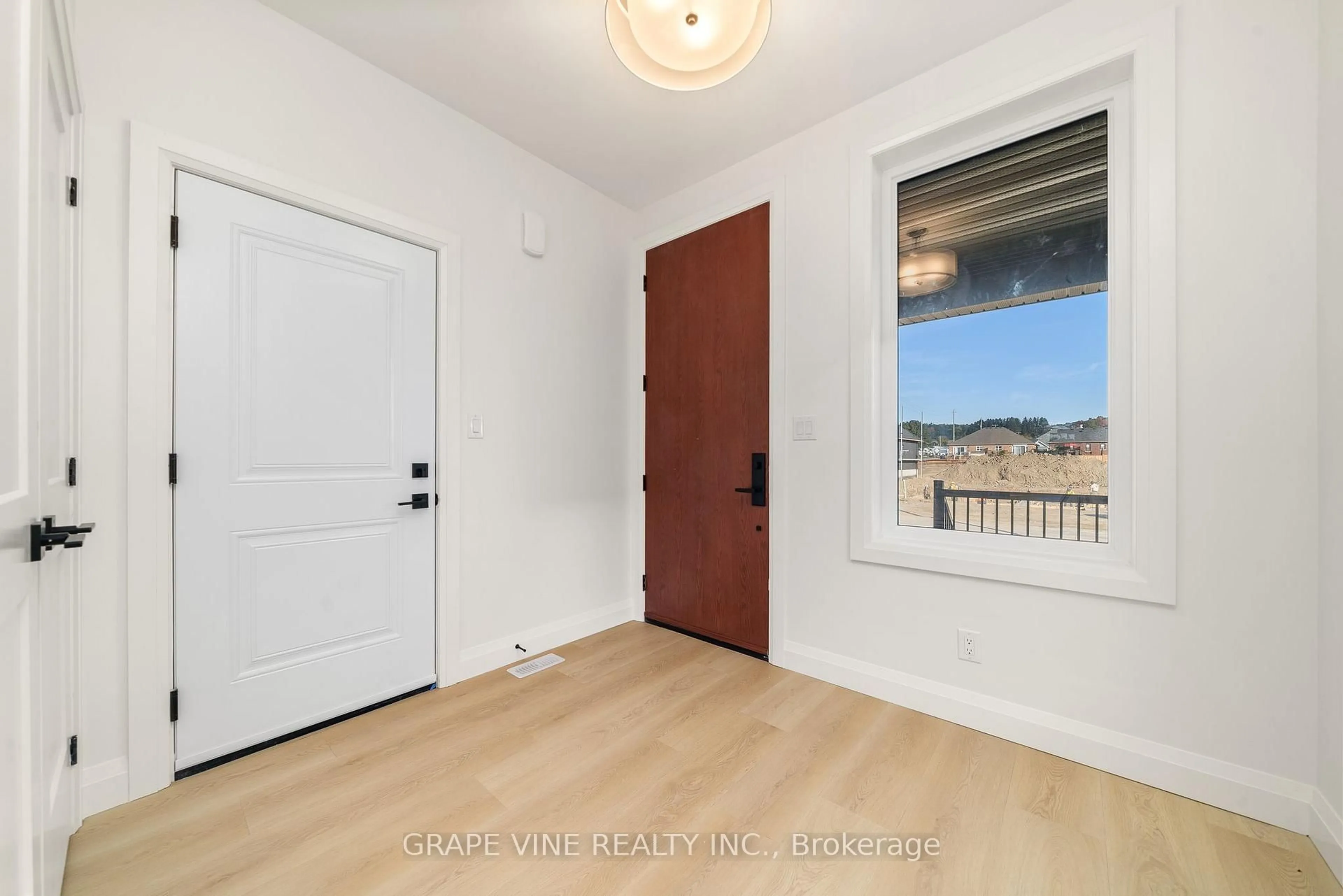 Indoor entryway for 128 royal gala Dr, Brighton Ontario K0K 1H0