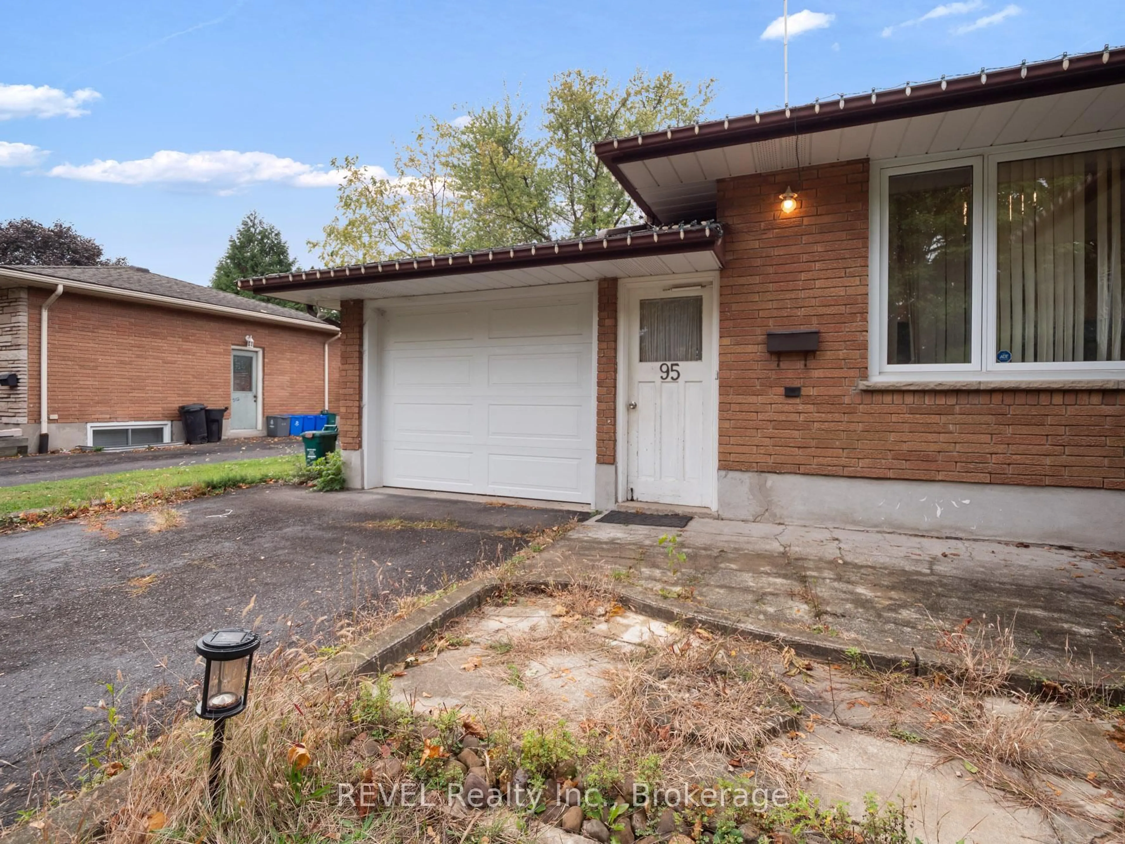 Home with brick exterior material, street for 95 Windward St, St. Catharines Ontario L2M 4C4