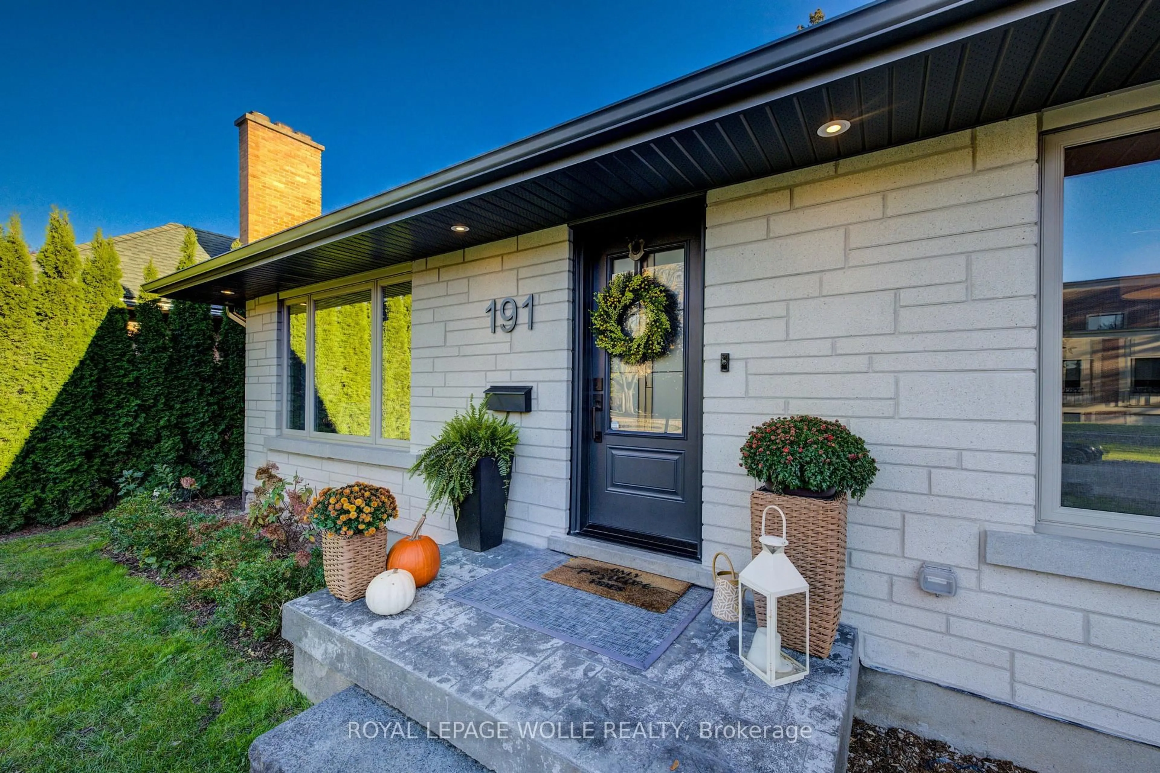 Home with brick exterior material, street for 191 John St, Waterloo Ontario N2L 1C6