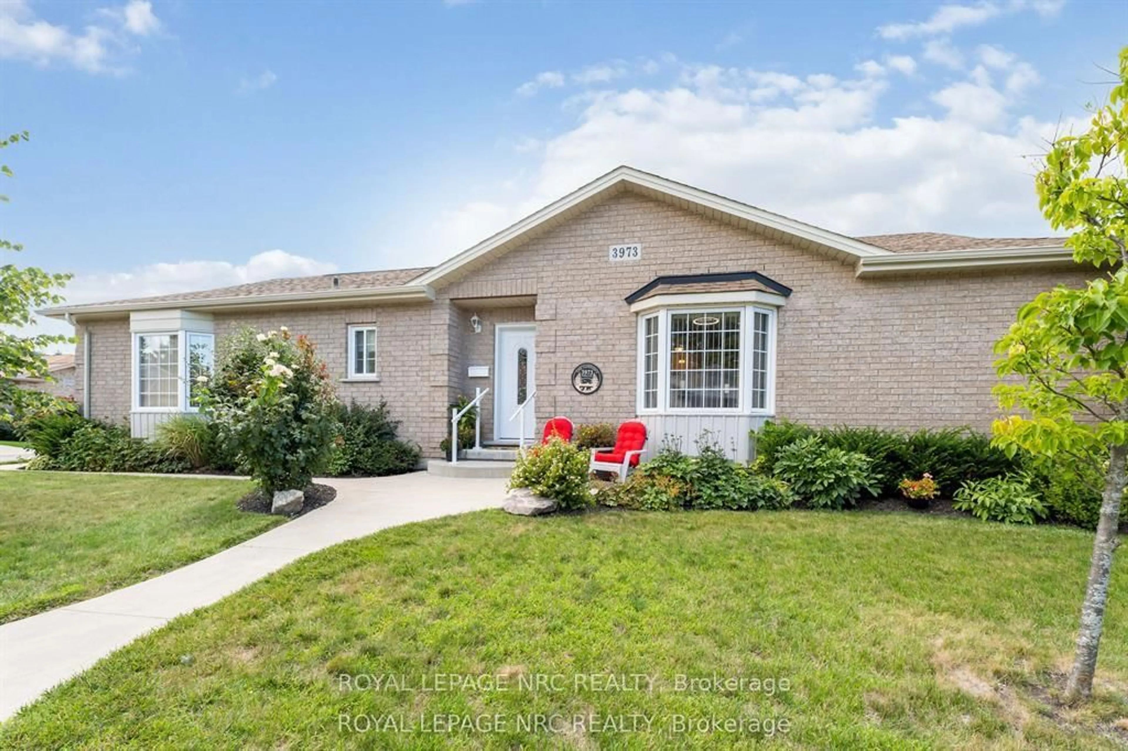 Home with brick exterior material, street for 3973 Durban Lane, Lincoln Ontario L0R 2C0