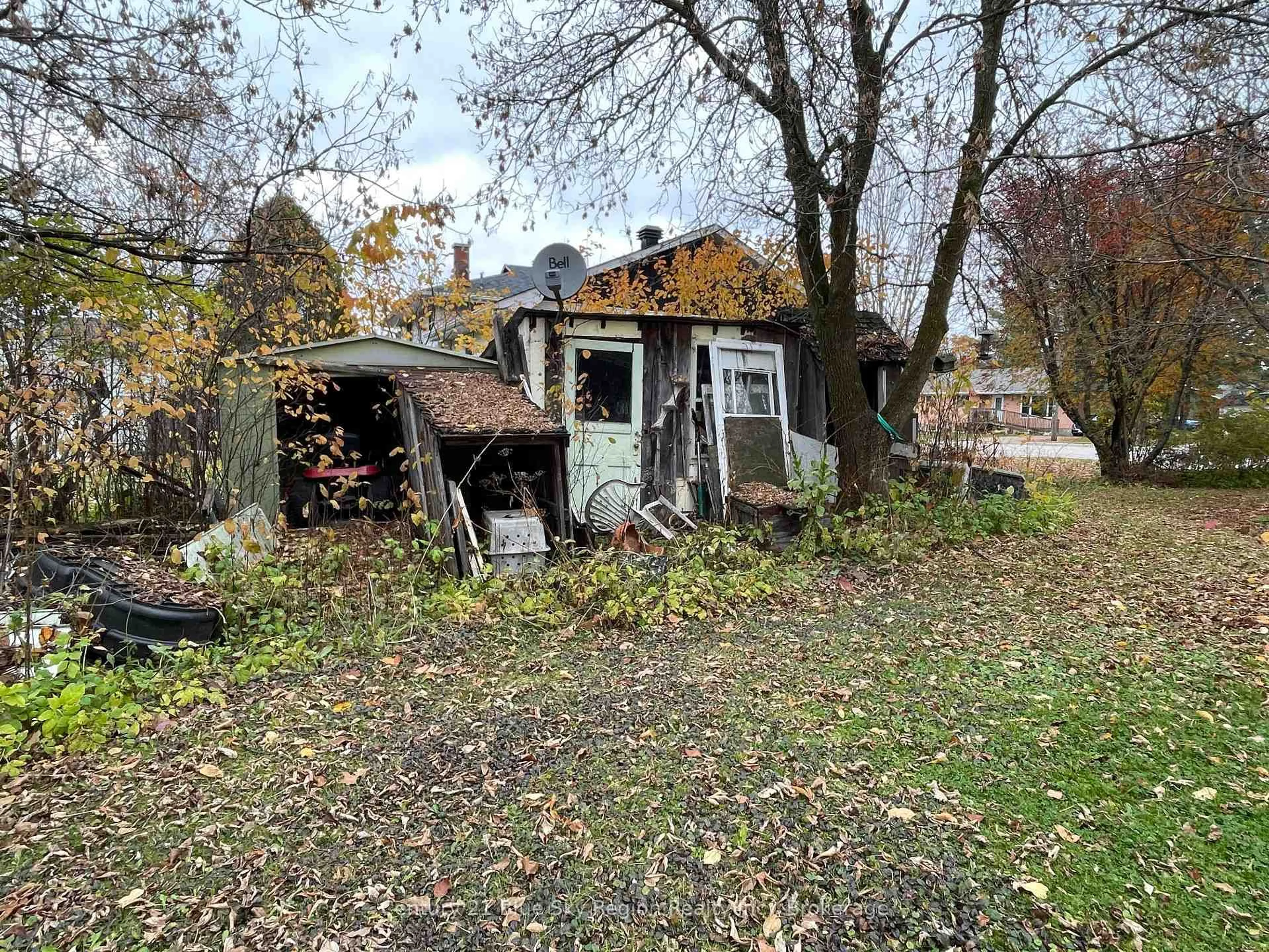Shed for 131 Edward St, Powassan Ontario P0H 1Z0