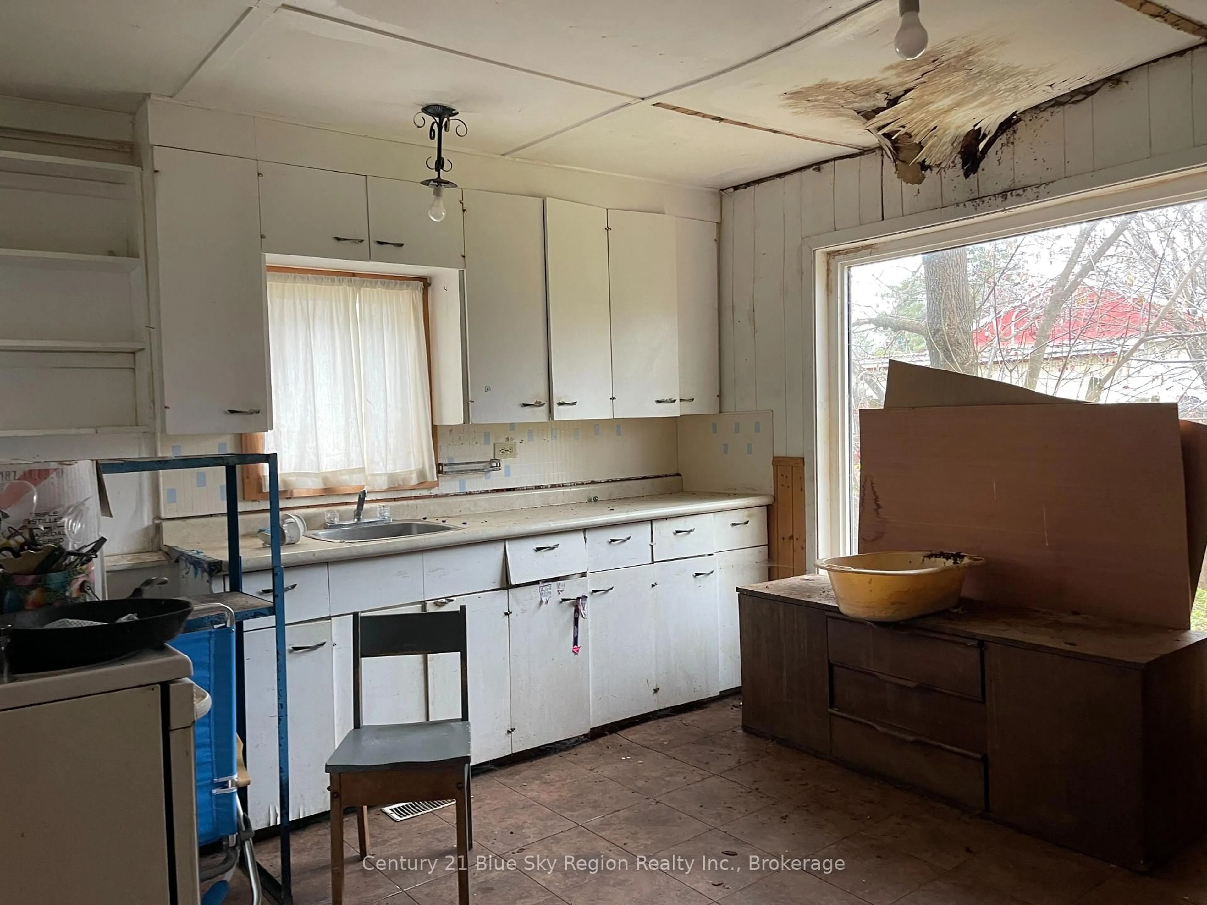 Unknown for 131 Edward St, Powassan Ontario P0H 1Z0