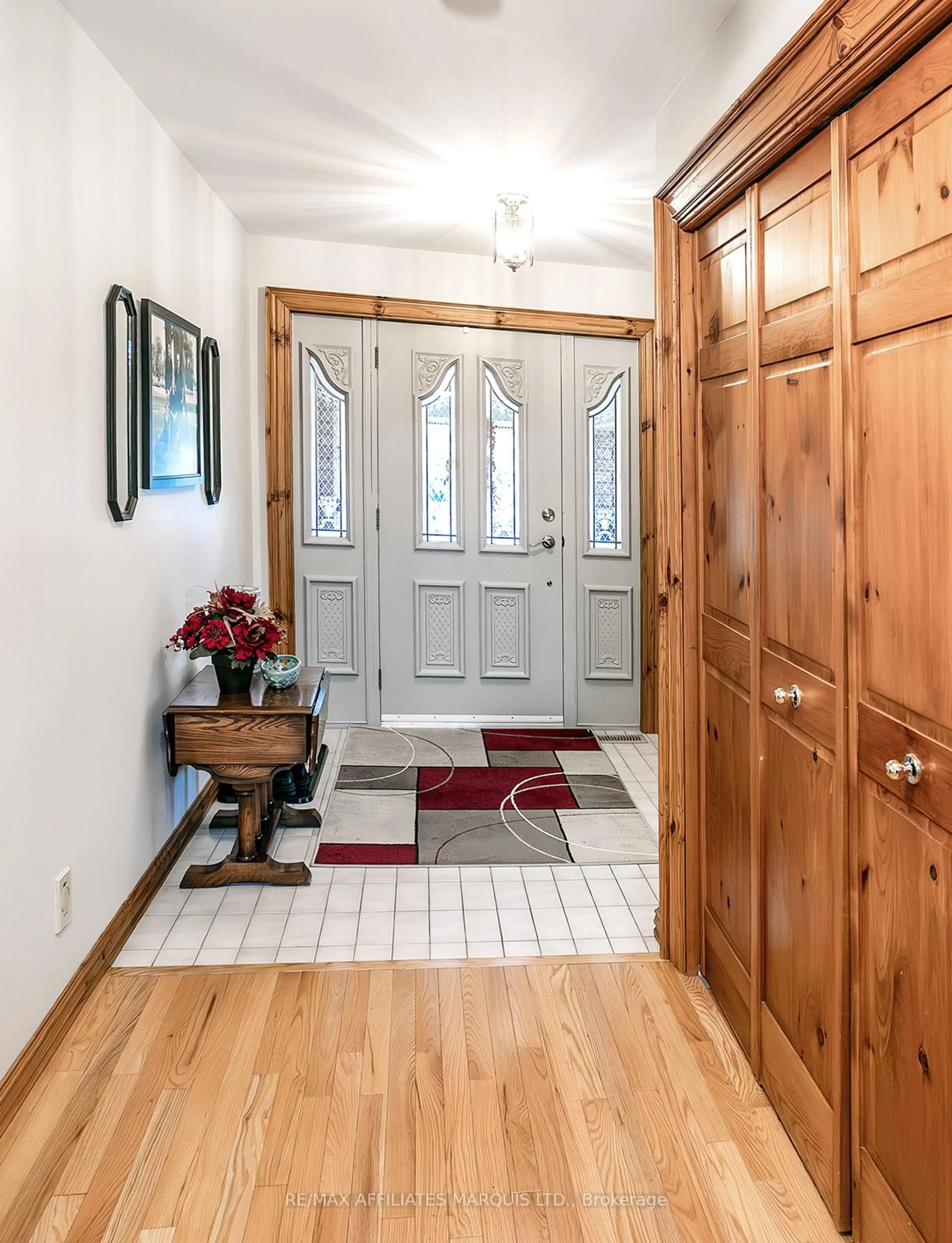 Indoor entryway for 28 Fairholme Dr, South Dundas Ontario K0C 1X0