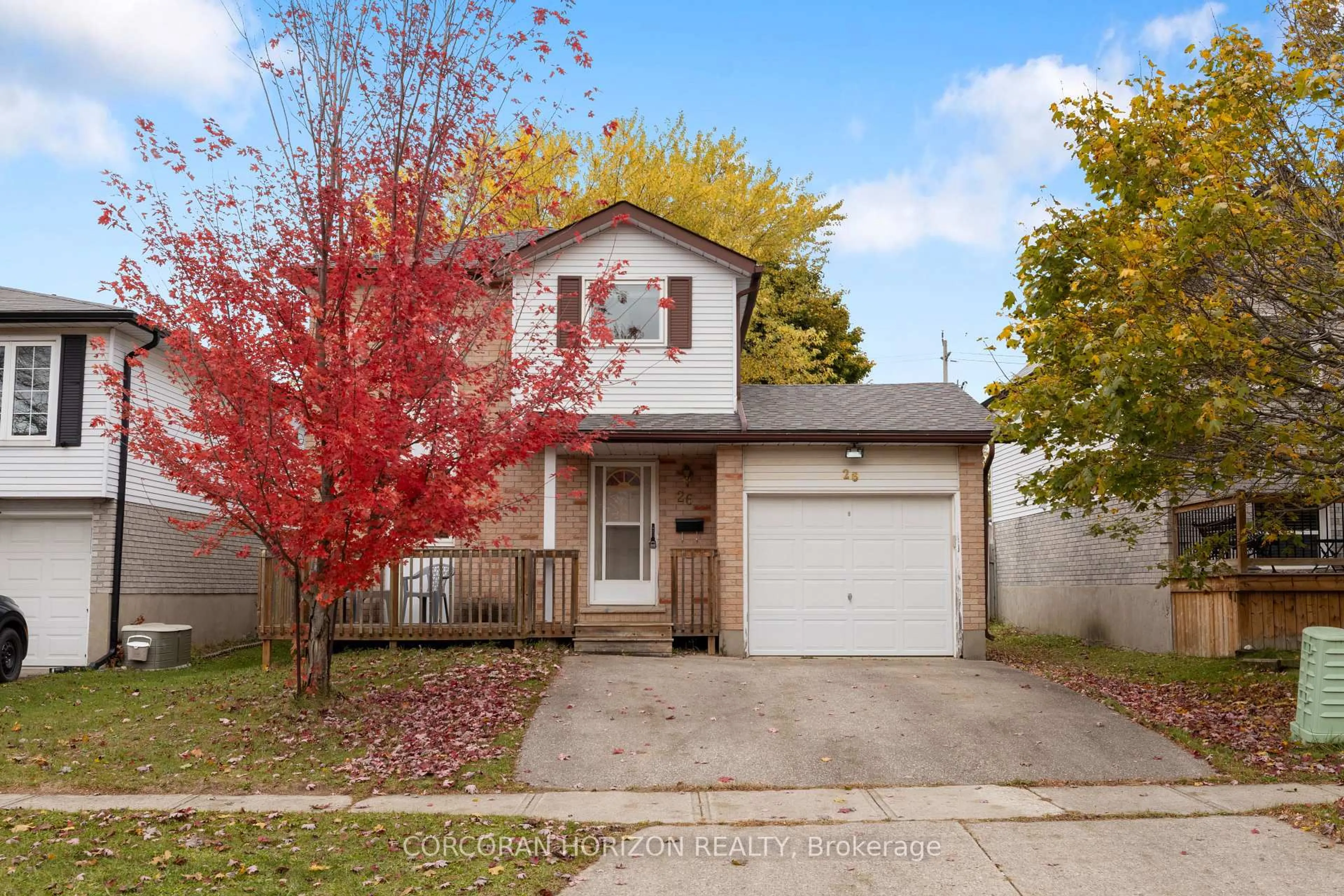 Home with vinyl exterior material, street for 26 Sandalwood Dr, Cambridge Ontario N1P 1A8