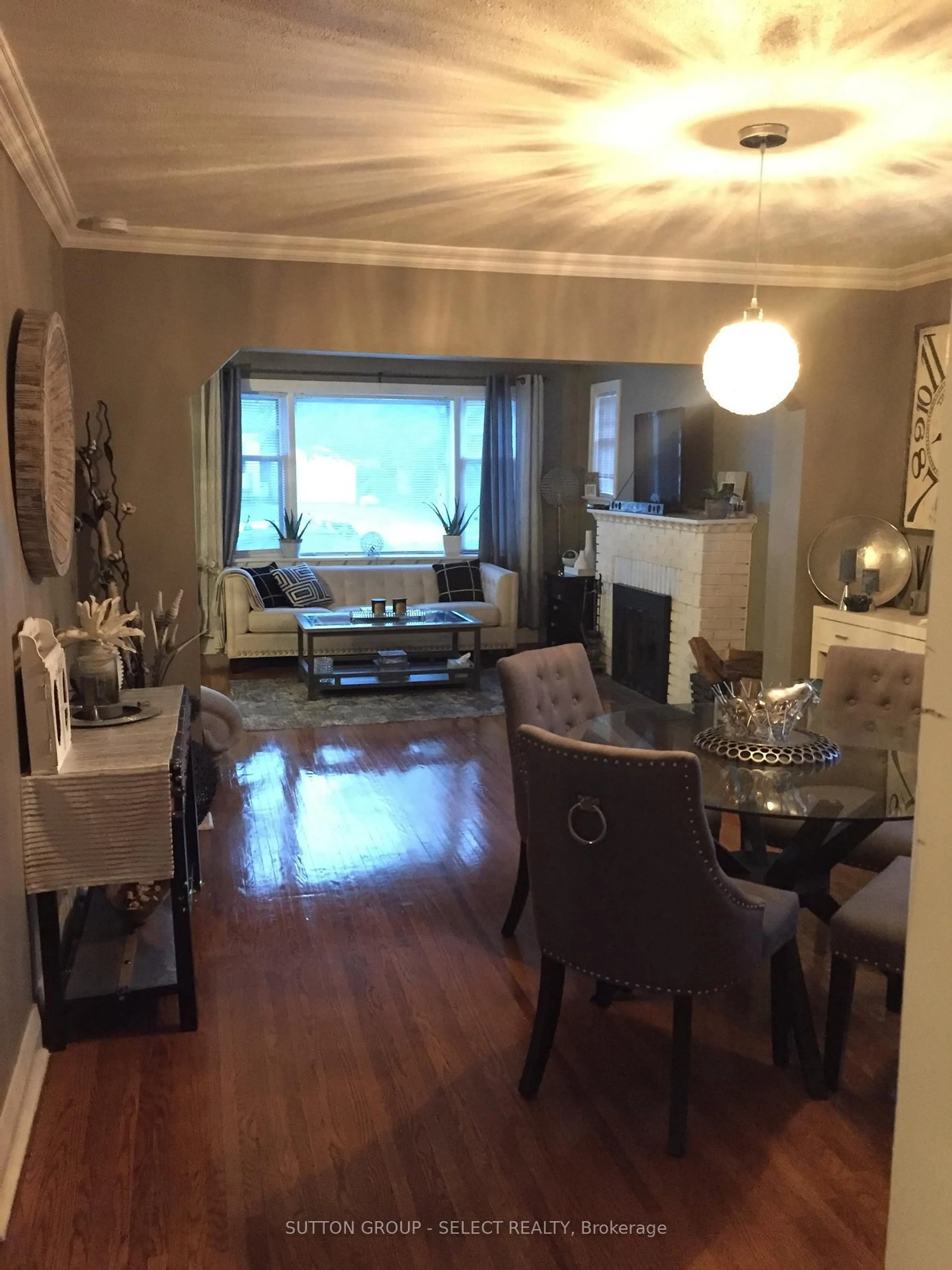 Dining room, wood/laminate floor for 369 BOLER Rd, London South Ontario N6K 2K6