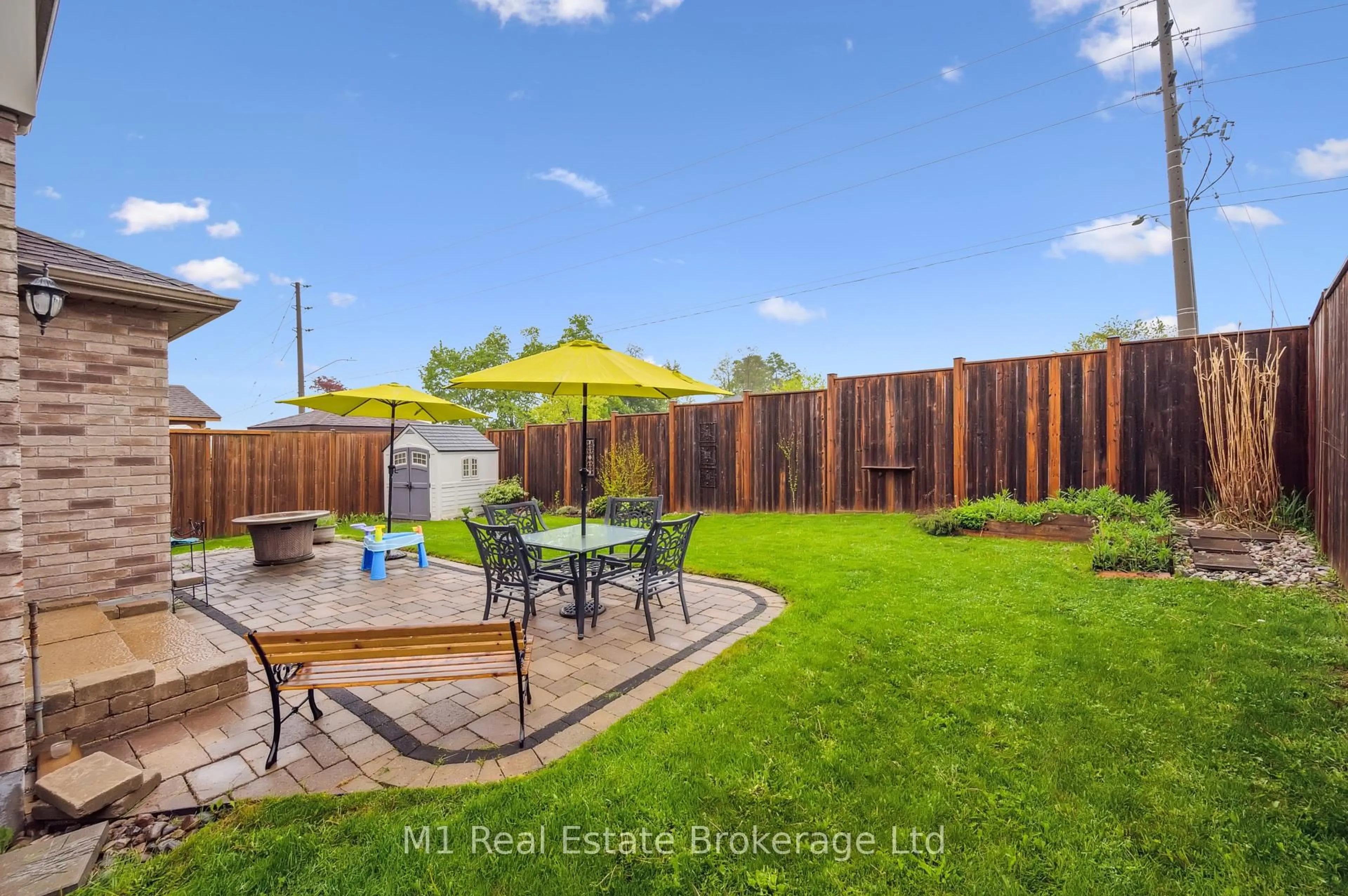 Patio, water/lake/river/ocean view for 12 Oakes Crt, Guelph Ontario N1E 0J6