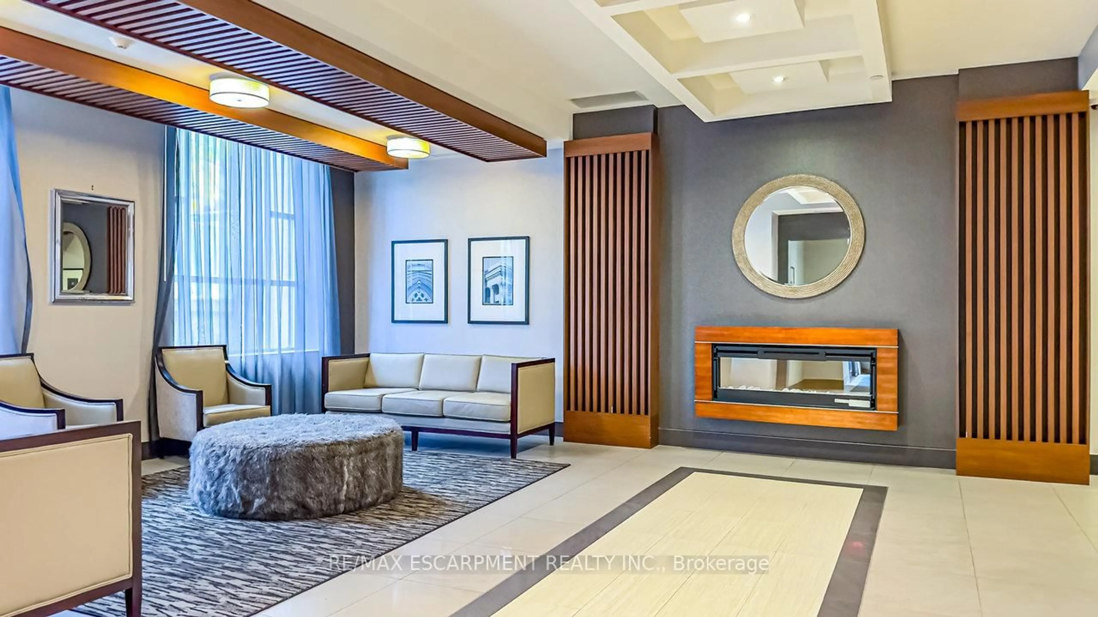 Lobby for 150 Main St #801, Hamilton Ontario L8P 1H8