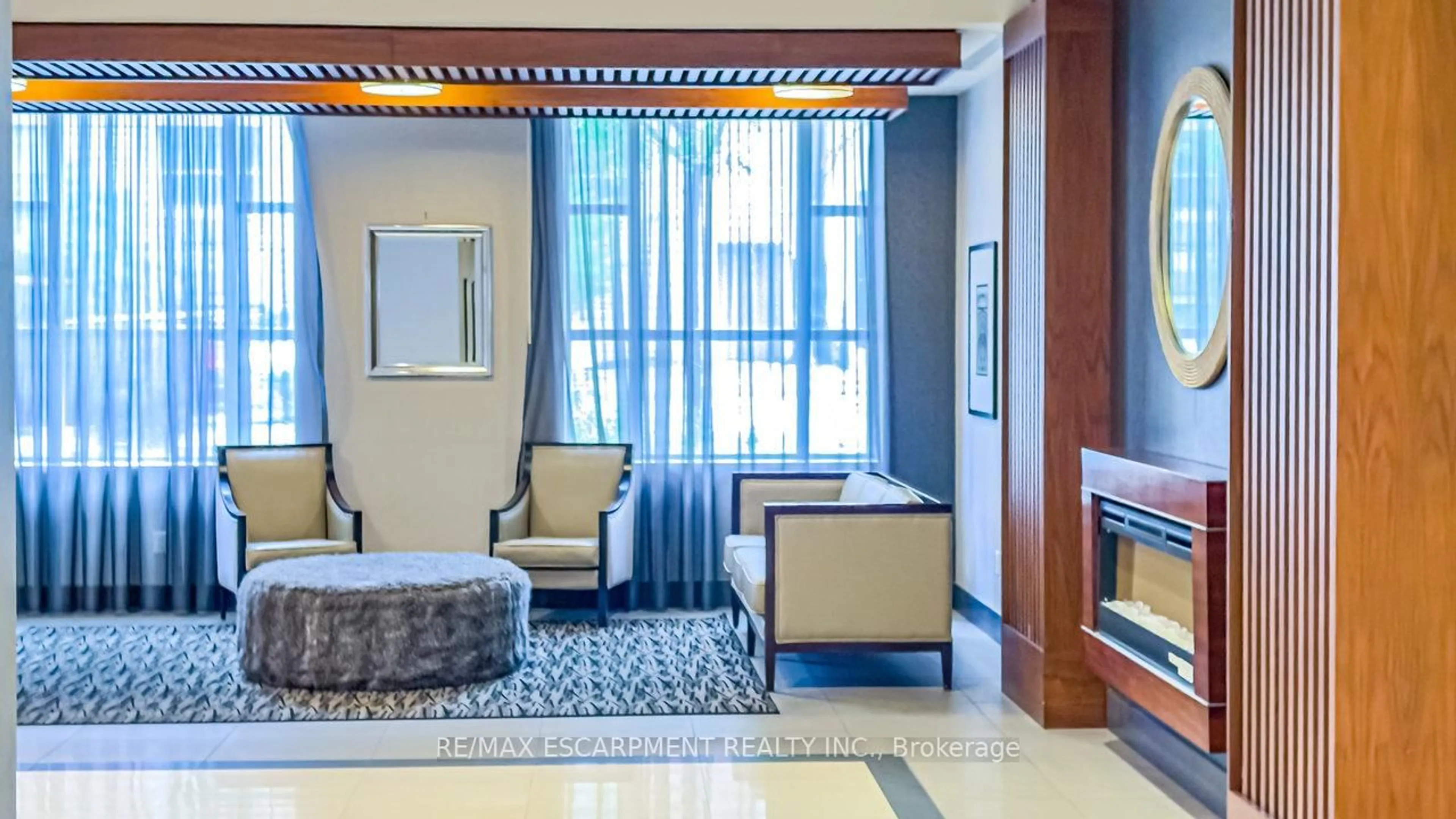 Lobby for 150 Main St #801, Hamilton Ontario L8P 1H8