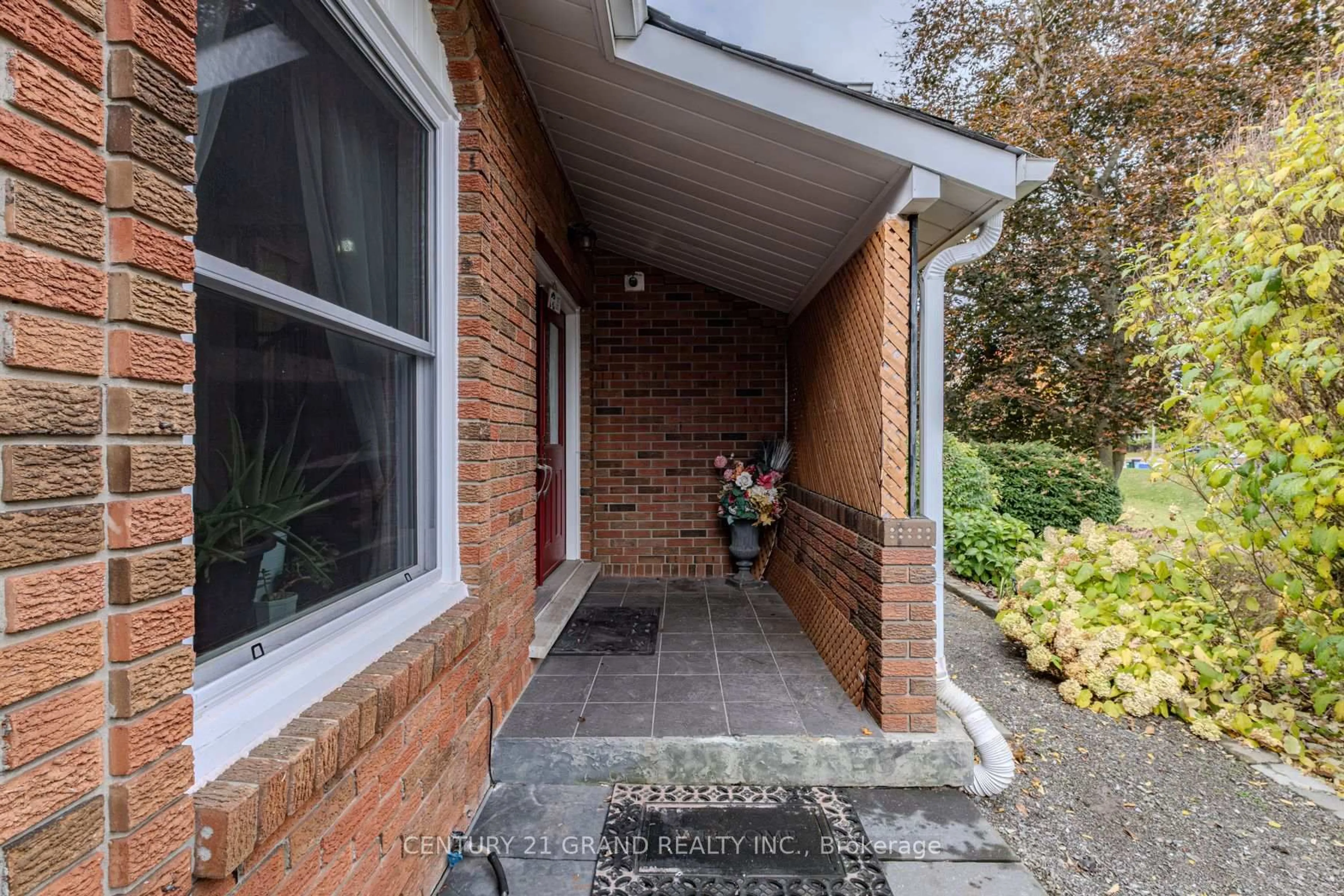 Unknown for 2104 Governors Rd, Hamilton Ontario L0R 1J0