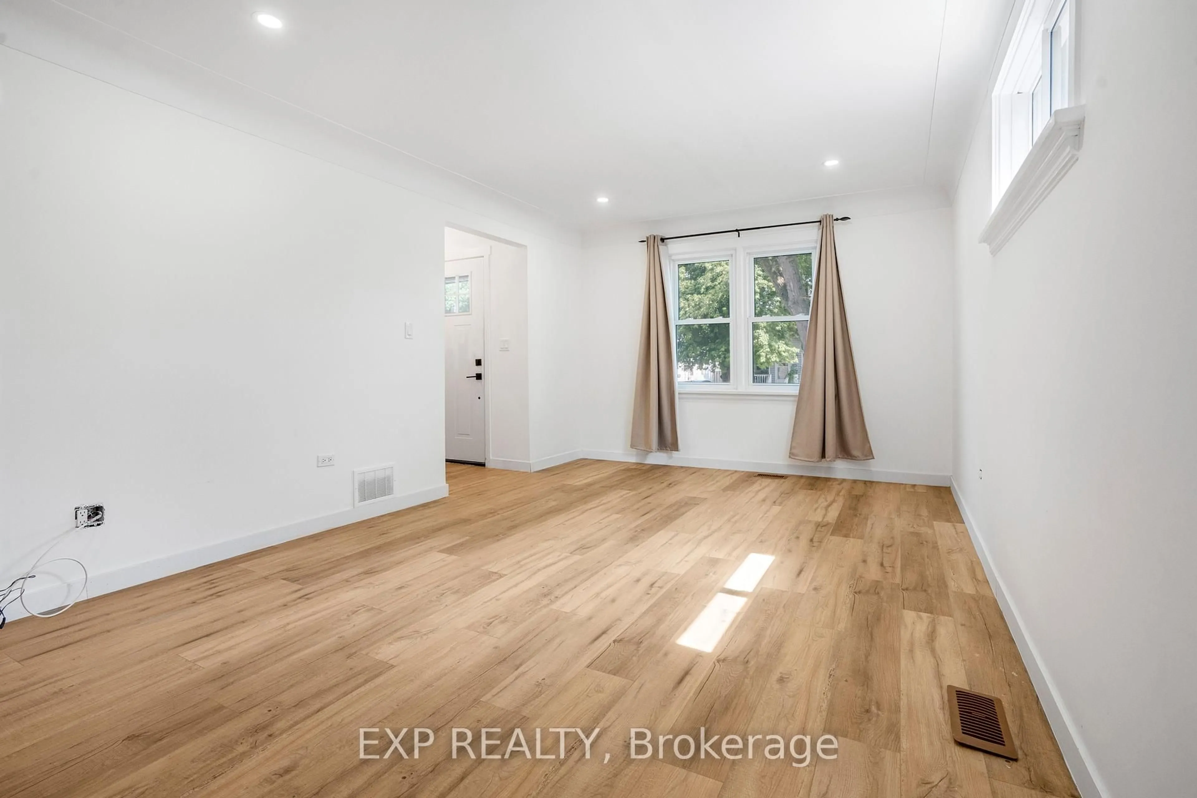 A pic of a room for 187 Forest St, Chatham-Kent Ontario N7L 2A7