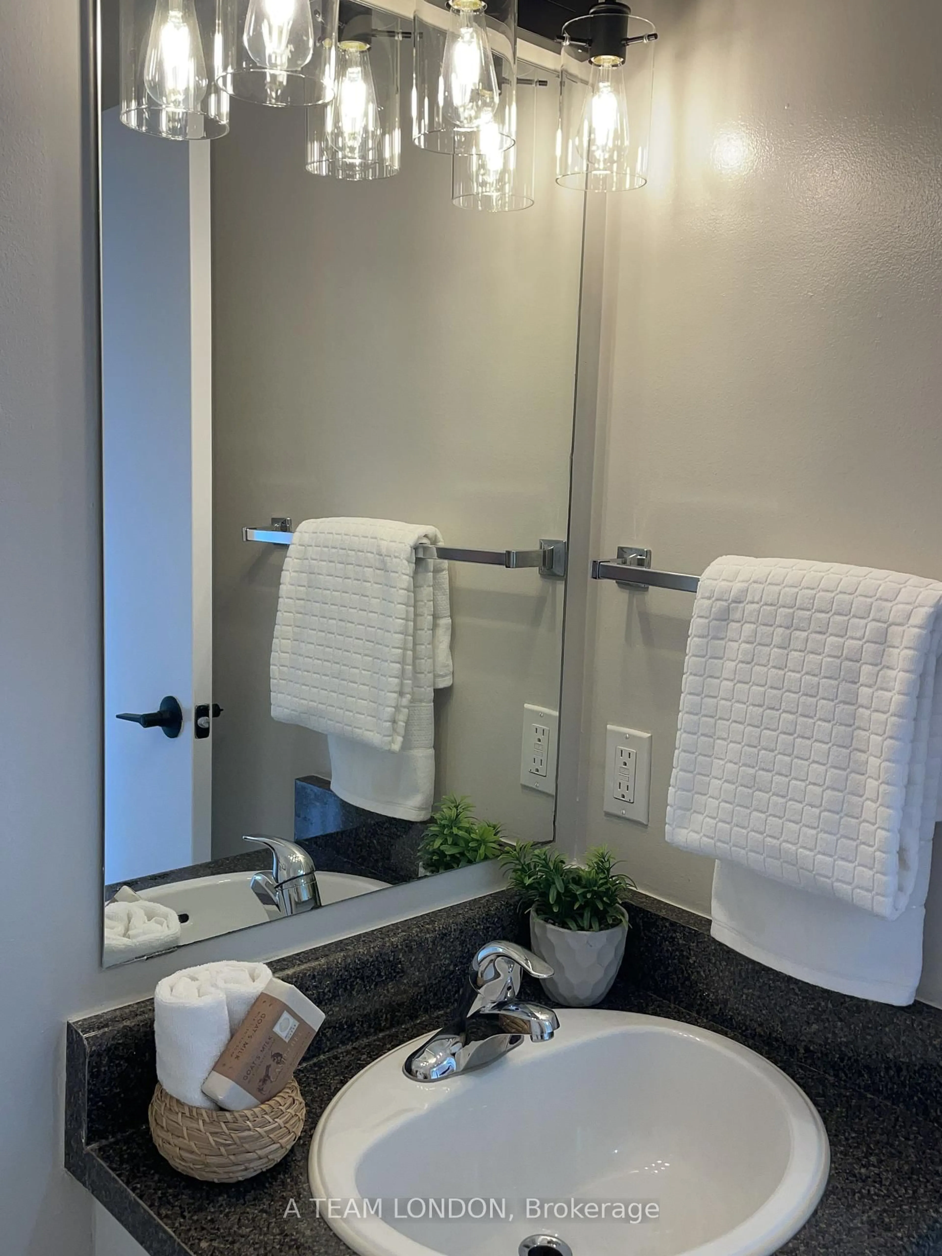 Contemporary bathroom, ceramic/tile floor for 35 Waterman Ave #66, London South Ontario N6C 5T8