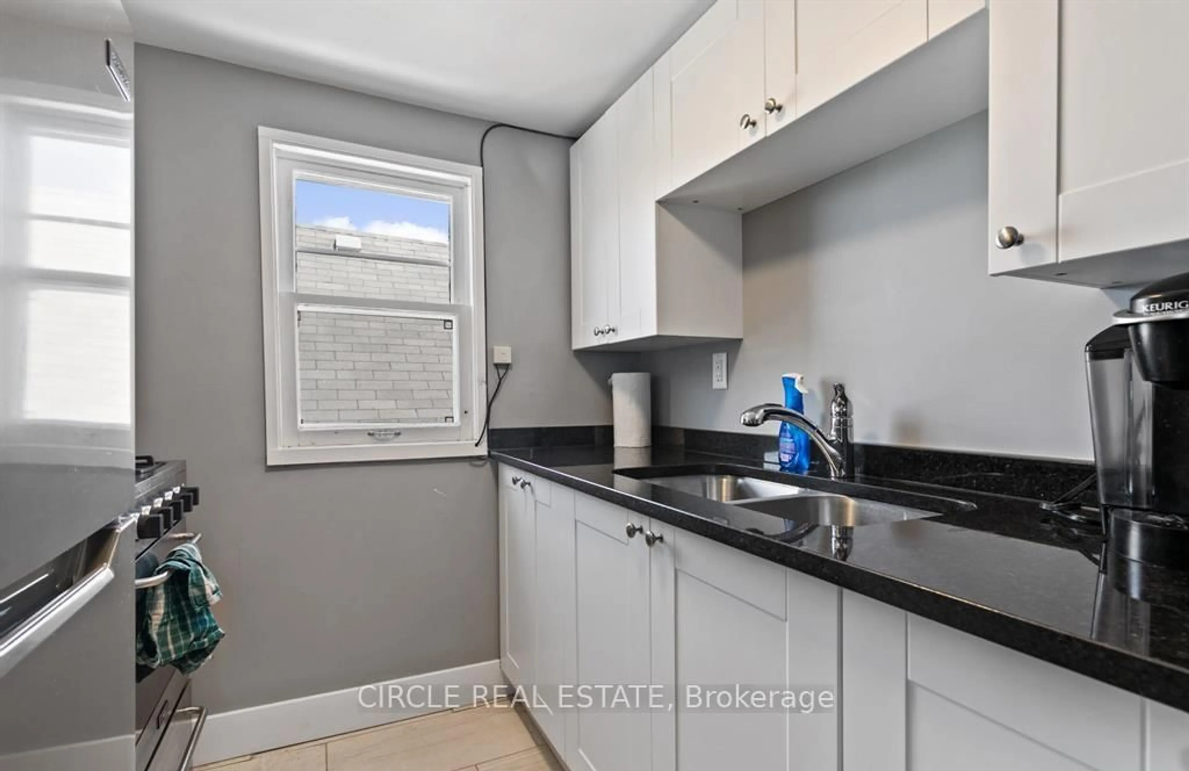 Standard kitchen, unknown for 410 Erie St, Windsor Ontario N9A 3X4