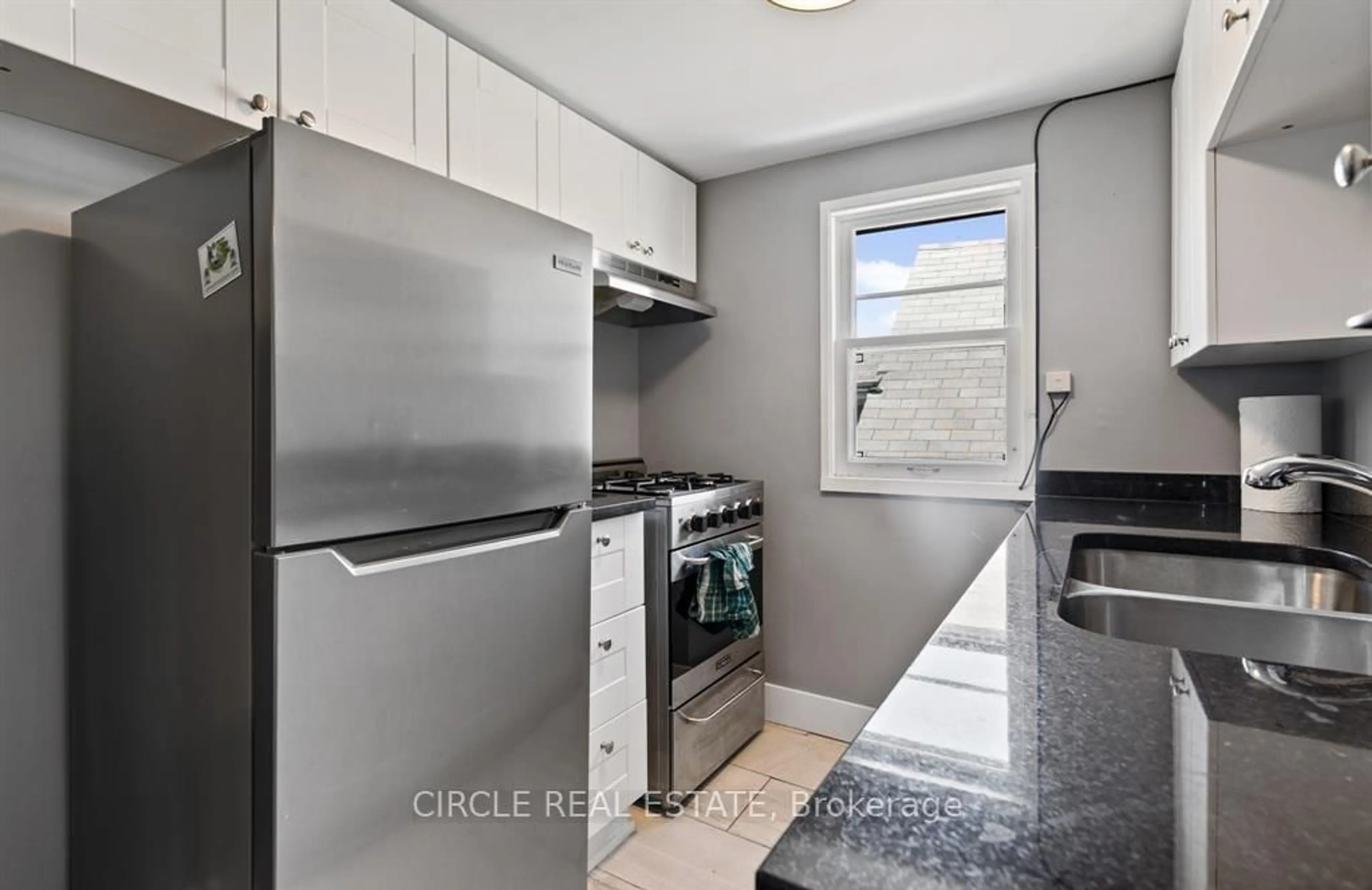 Standard kitchen, unknown for 410 Erie St, Windsor Ontario N9A 3X4