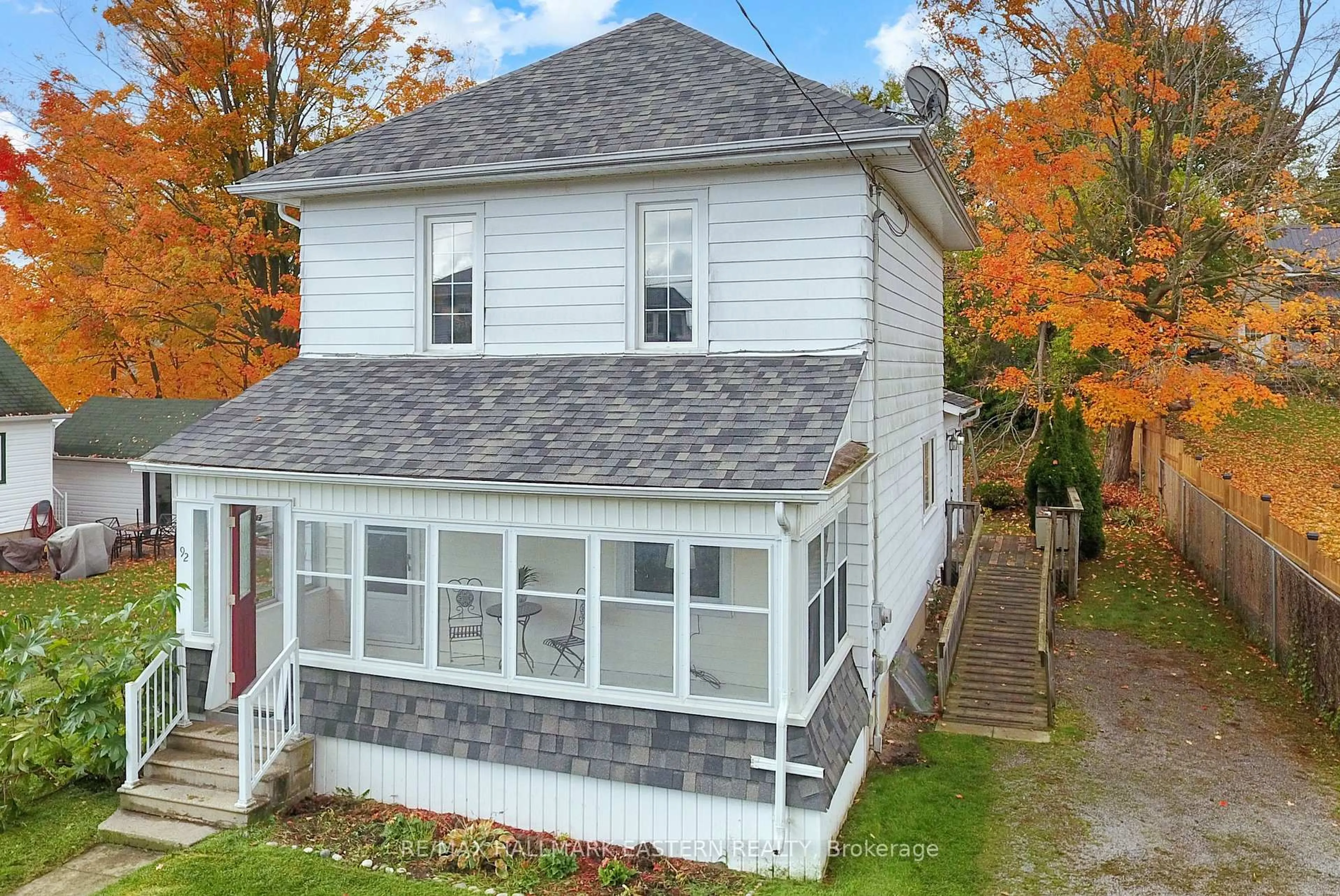 A pic from outside/outdoor area/front of a property/back of a property/a pic from drone, street for 92 Booth St, Trent Hills Ontario K0L 1L0