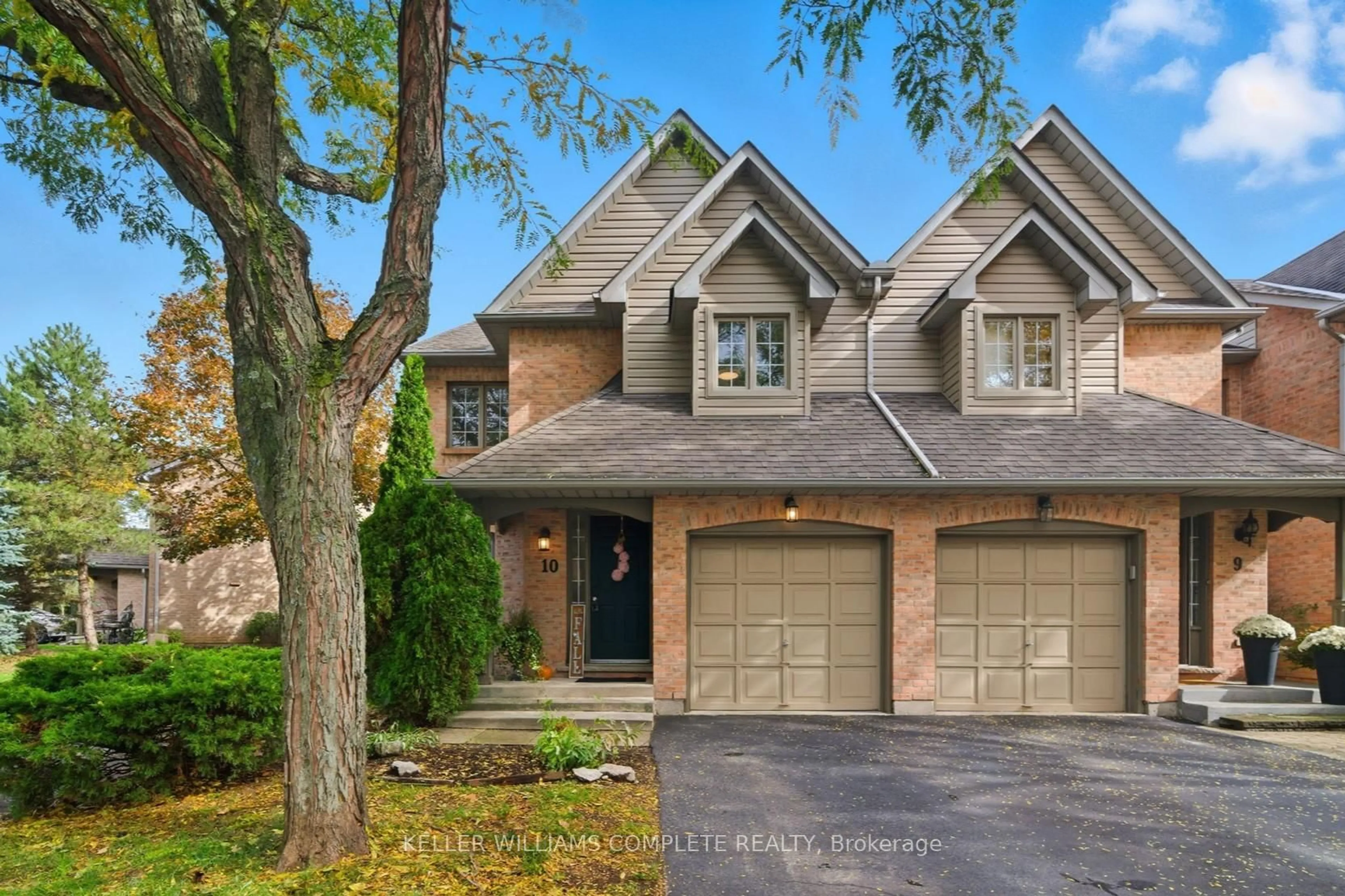 Home with brick exterior material, street for 320 Hamilton Dr #10, Hamilton Ontario L9G 4W6