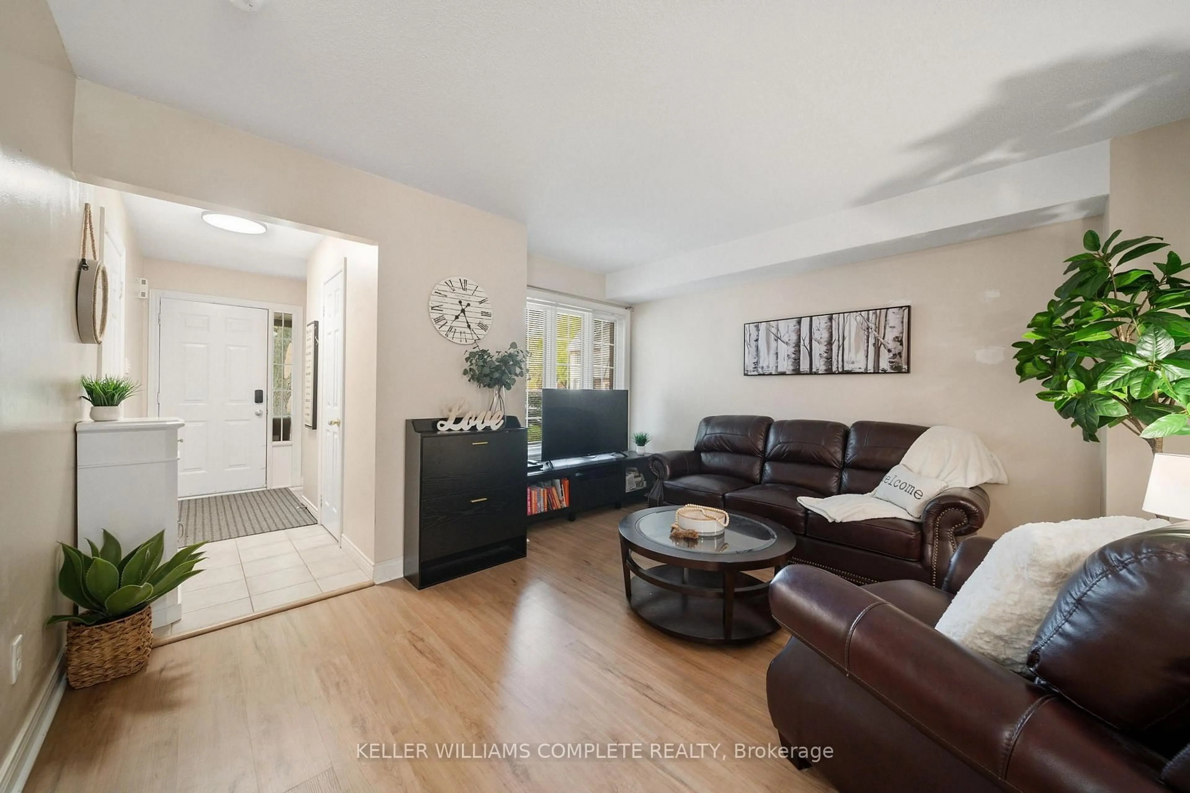 Living room with furniture, unknown for 320 Hamilton Dr #10, Hamilton Ontario L9G 4W6