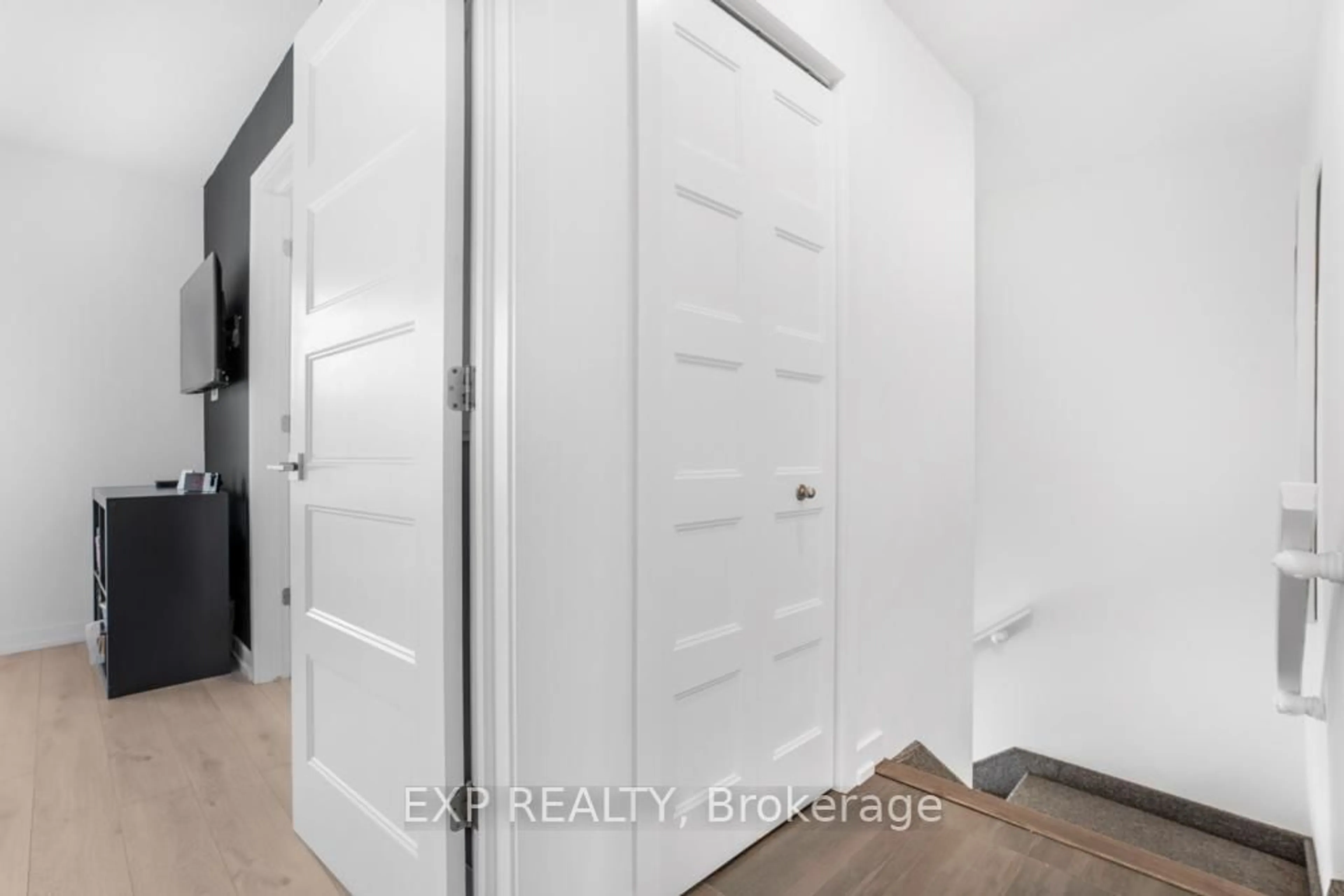 Indoor entryway for 292 Masters Lane #225, Clarence-Rockland Ontario K4K 0K5