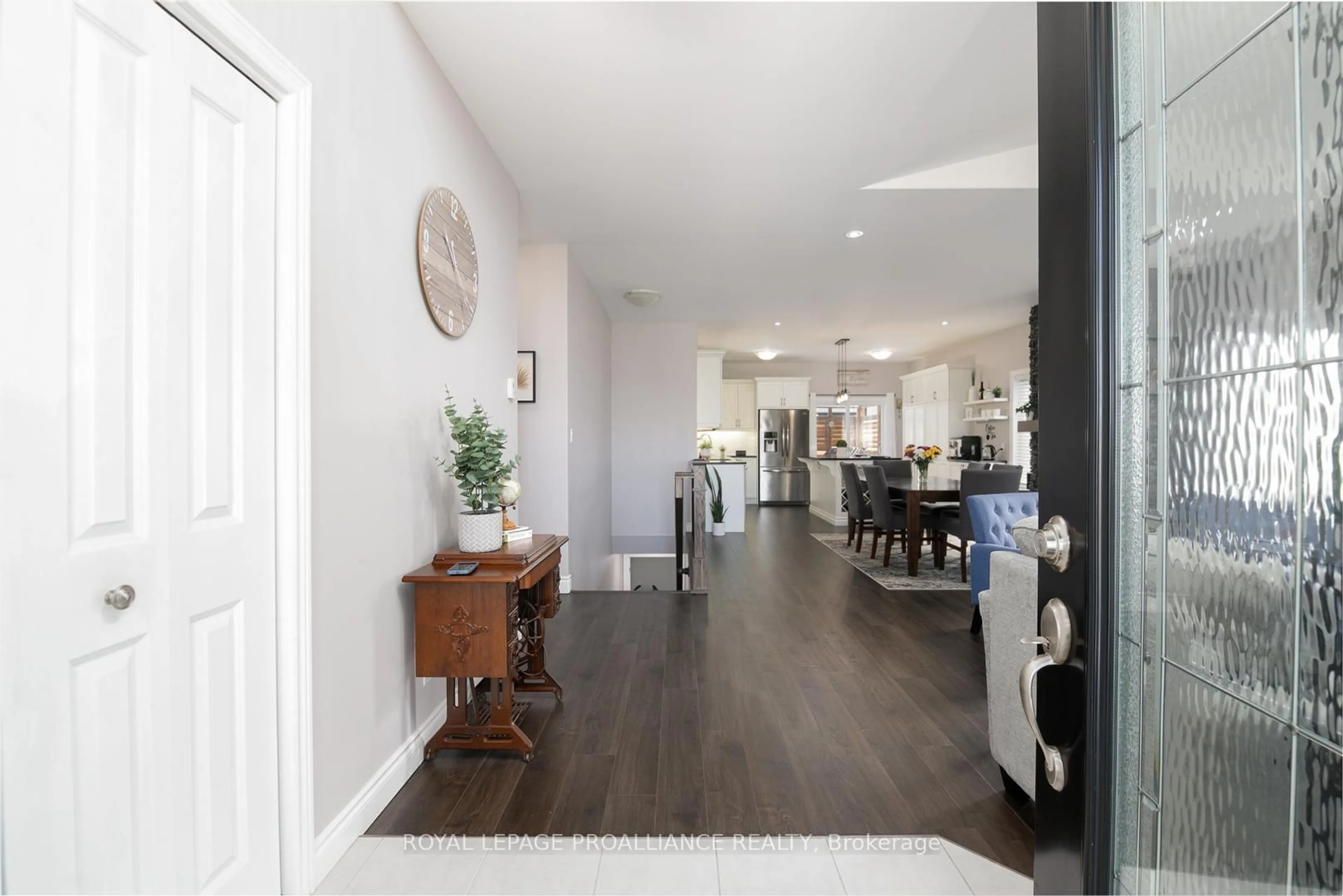 Indoor entryway for 81 Sienna Ave, Belleville Ontario K8P 0E9