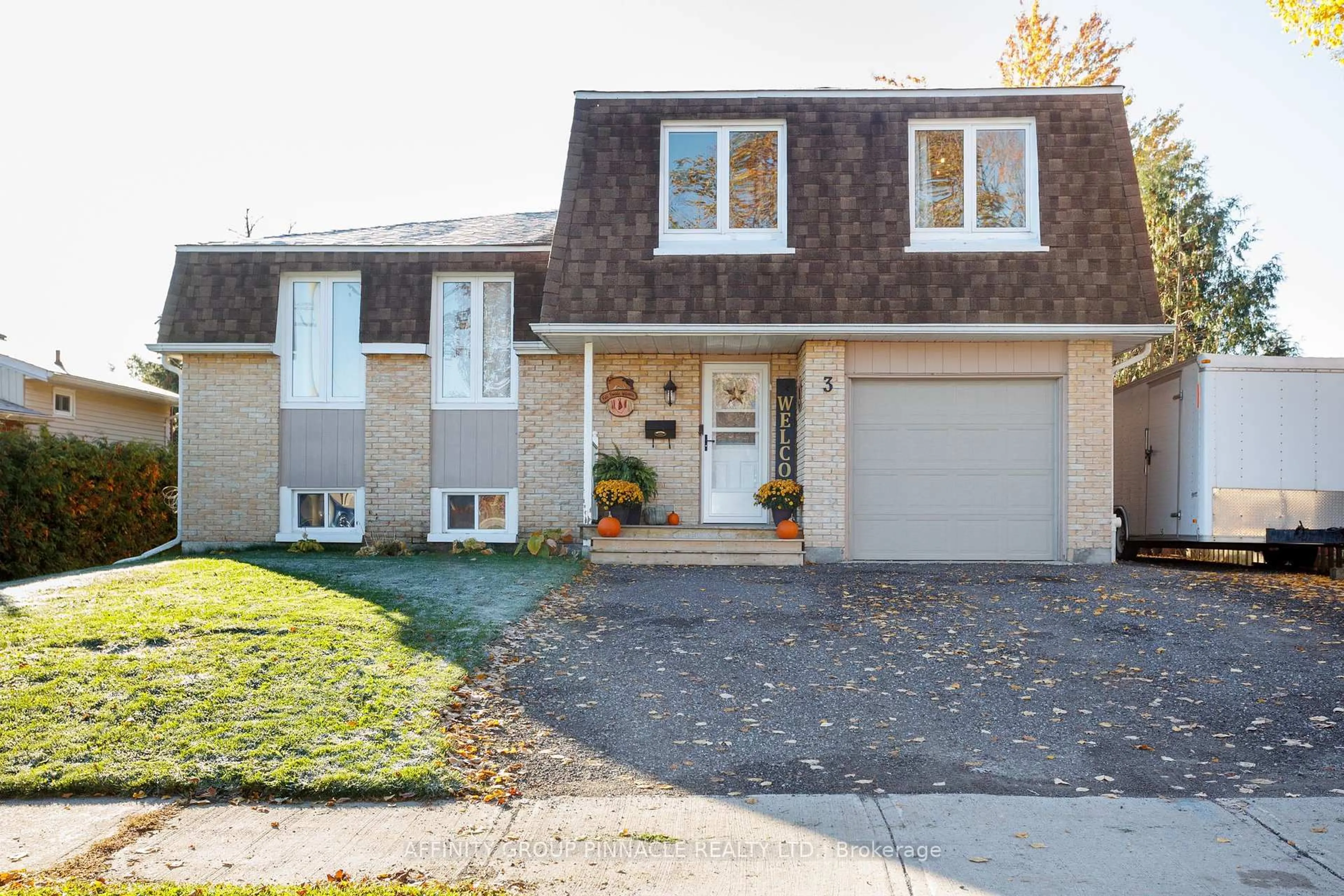 Home with vinyl exterior material, street for 3 Edwin St, Kawartha Lakes Ontario K9V 4X9