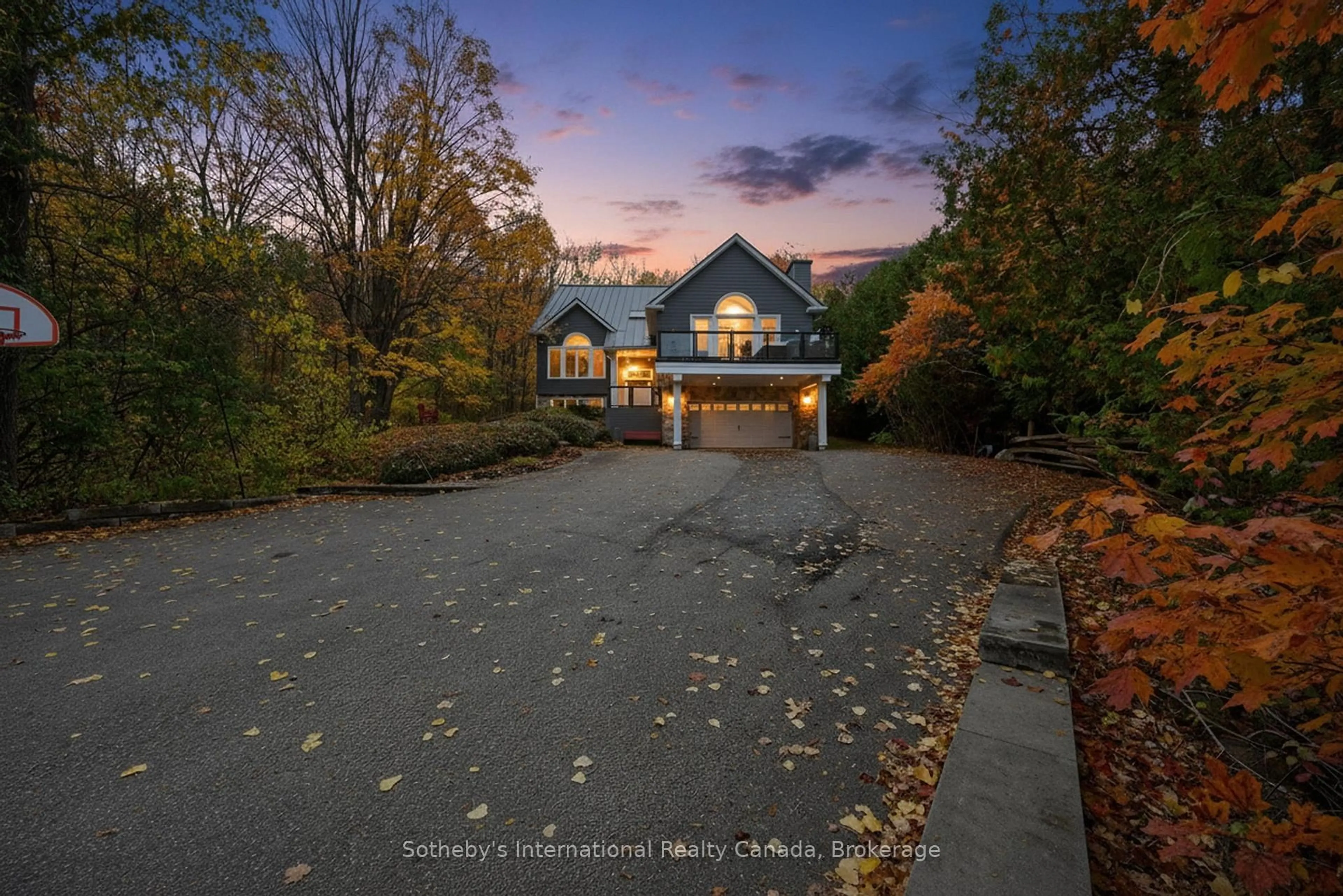A pic from outside/outdoor area/front of a property/back of a property/a pic from drone, water/lake/river/ocean view for 112 Arrowhead Cres, Blue Mountains Ontario L9Y 0R9