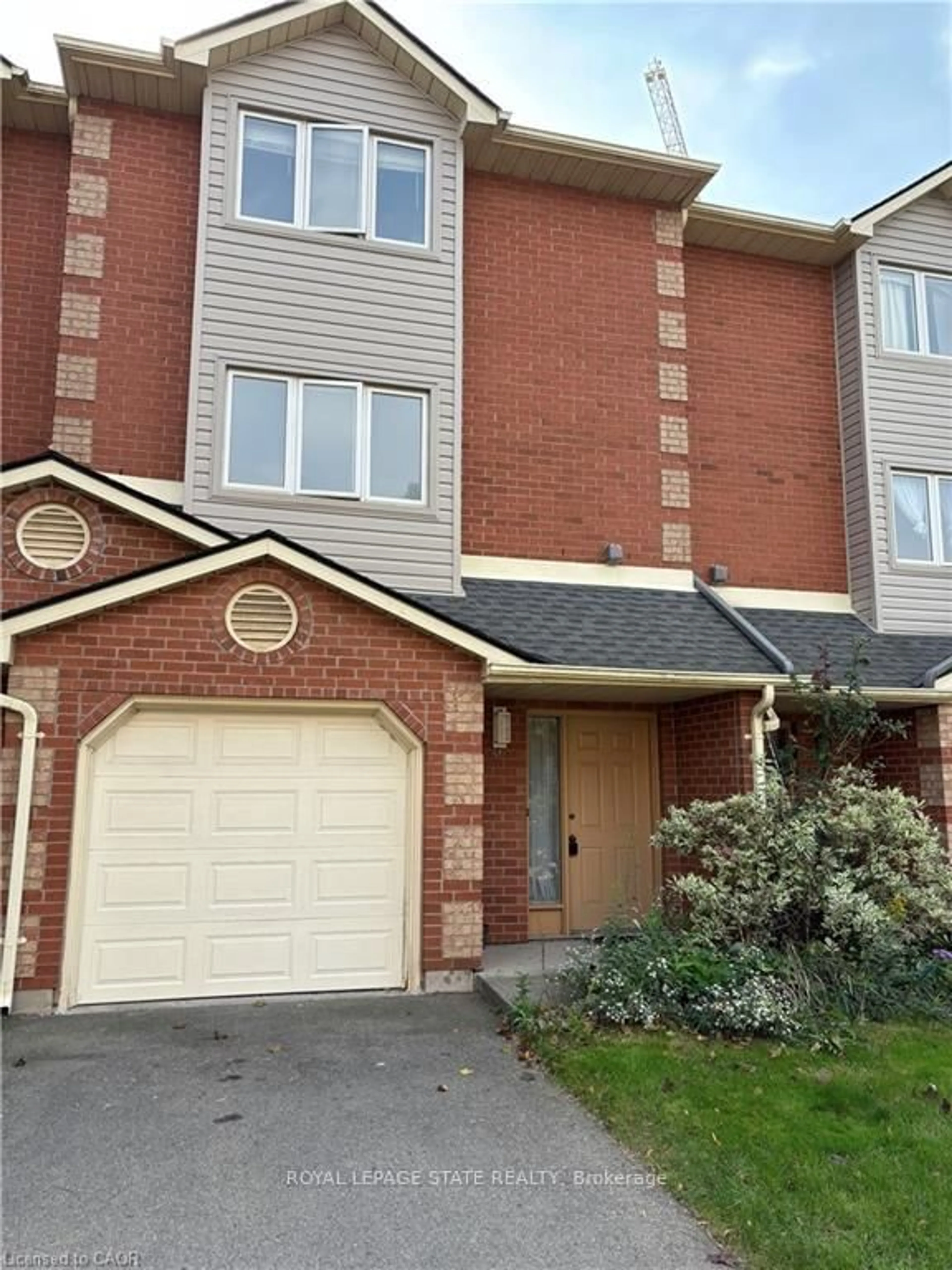 Home with brick exterior material, street for 72 Stone Church Rd, Hamilton Ontario L9B 2H8