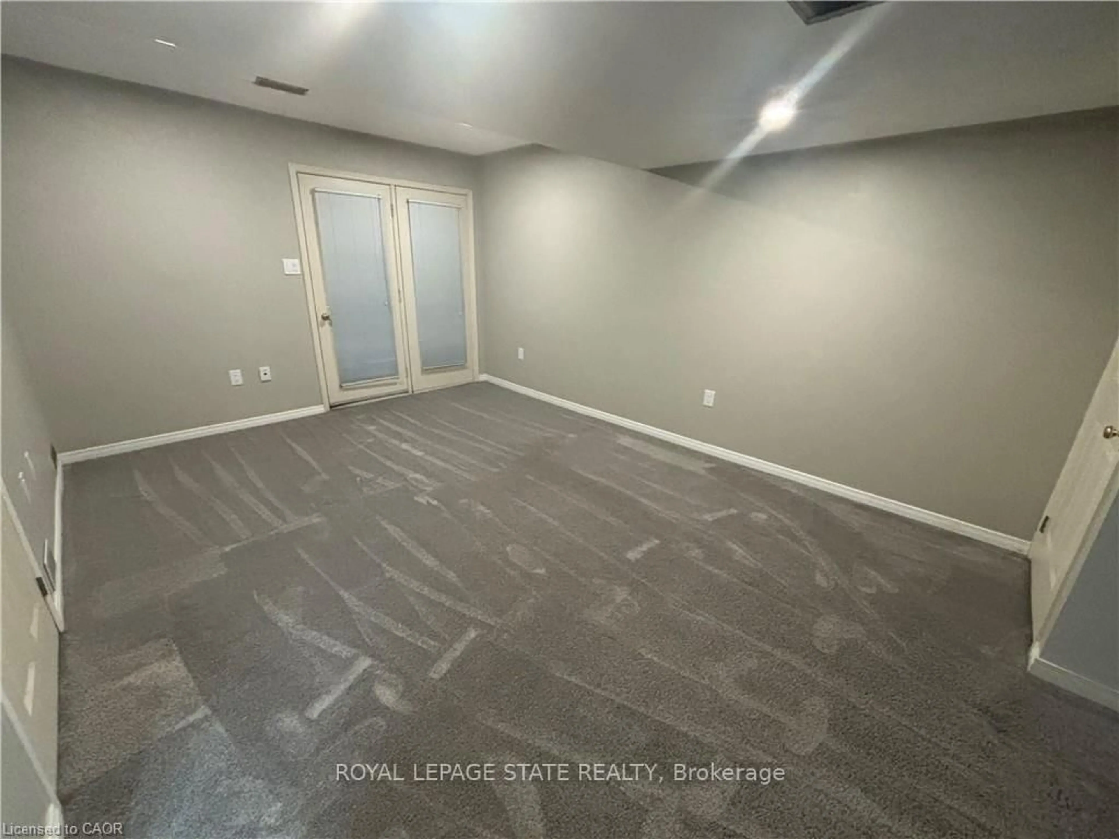 A pic of a room for 72 Stone Church Rd, Hamilton Ontario L9B 2H8