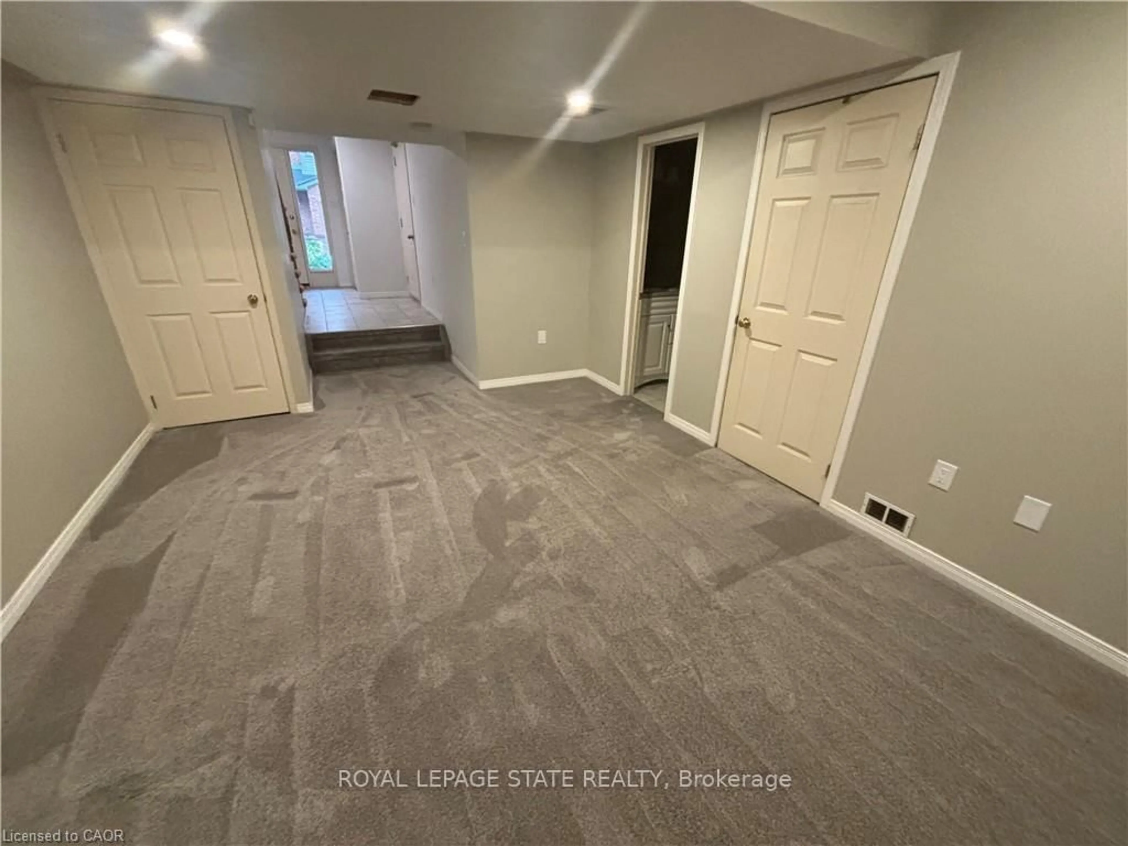 A pic of a room for 72 Stone Church Rd, Hamilton Ontario L9B 2H8