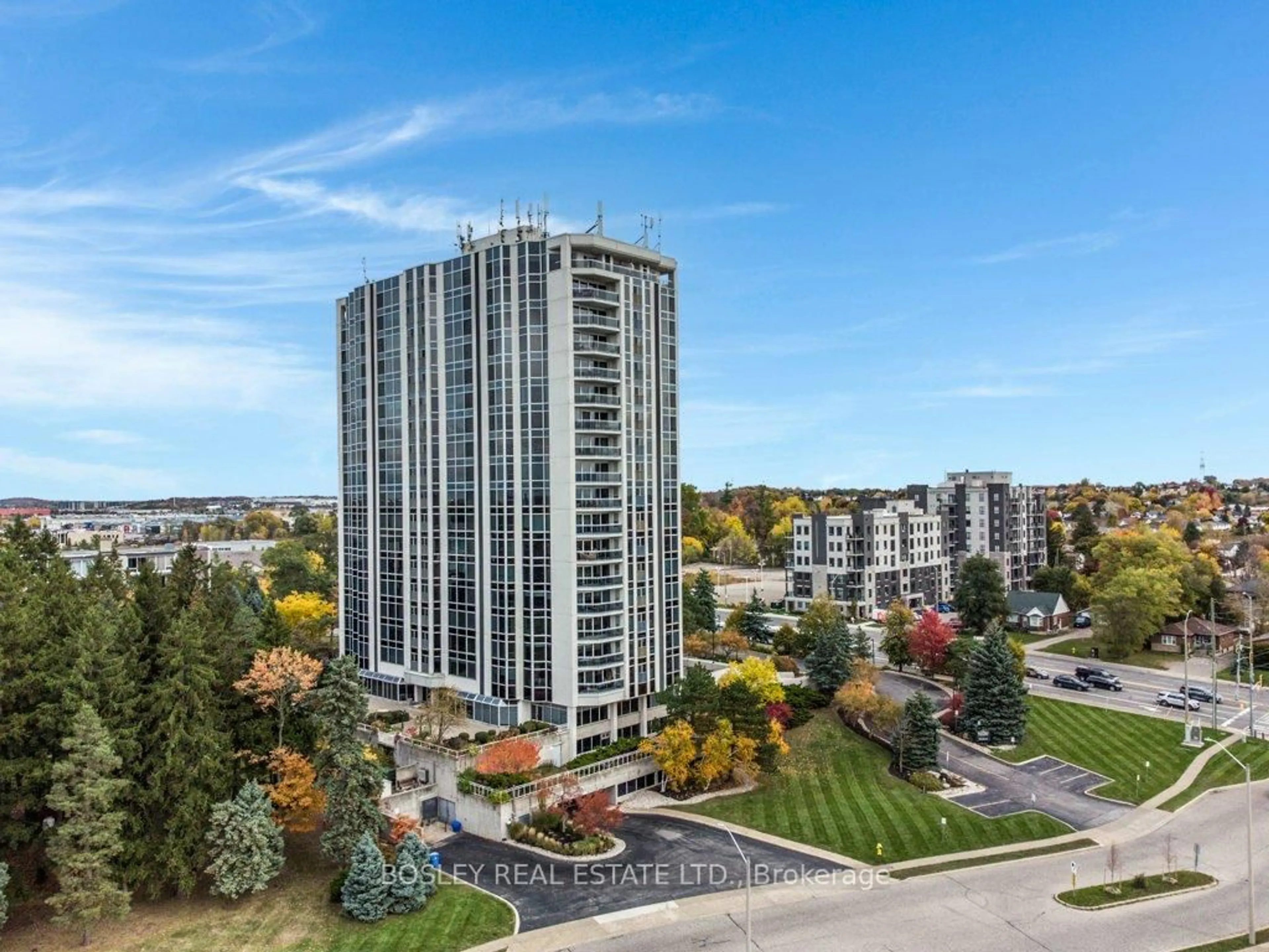 A pic from outside/outdoor area/front of a property/back of a property/a pic from drone, city buildings view from balcony for 190 Hespeler Rd #1401, Cambridge Ontario N1R 8B8