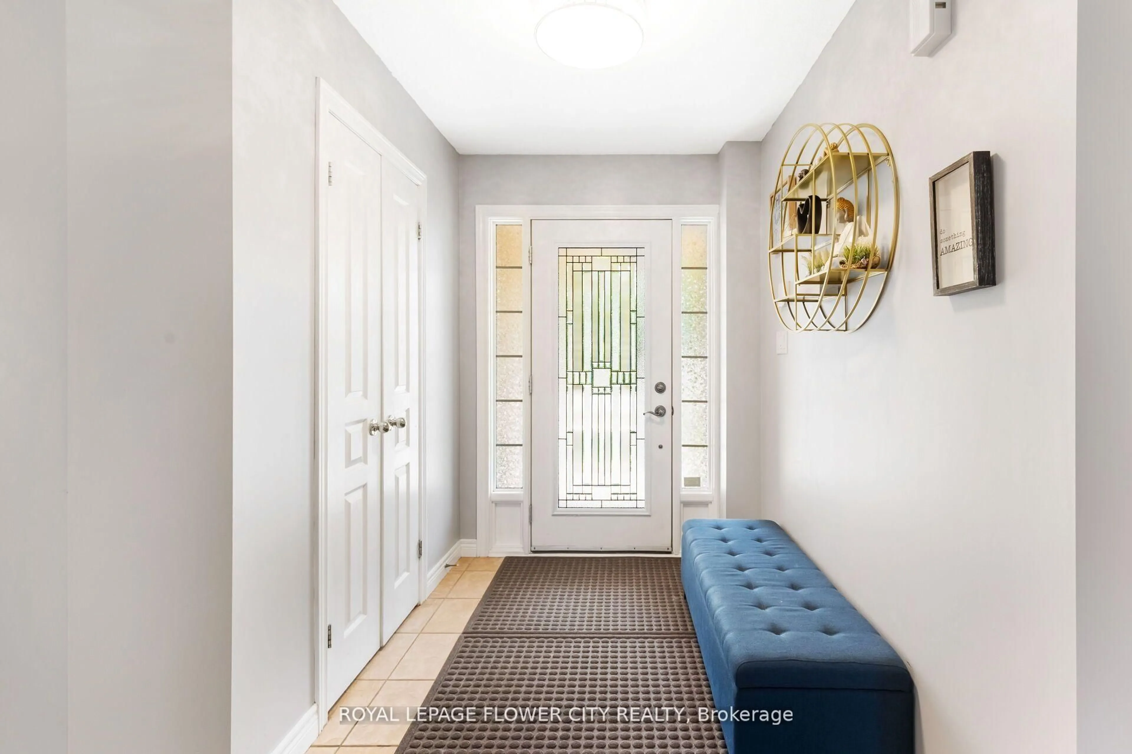 Indoor entryway for 1297 Barton St, Hamilton Ontario L8E 5L4