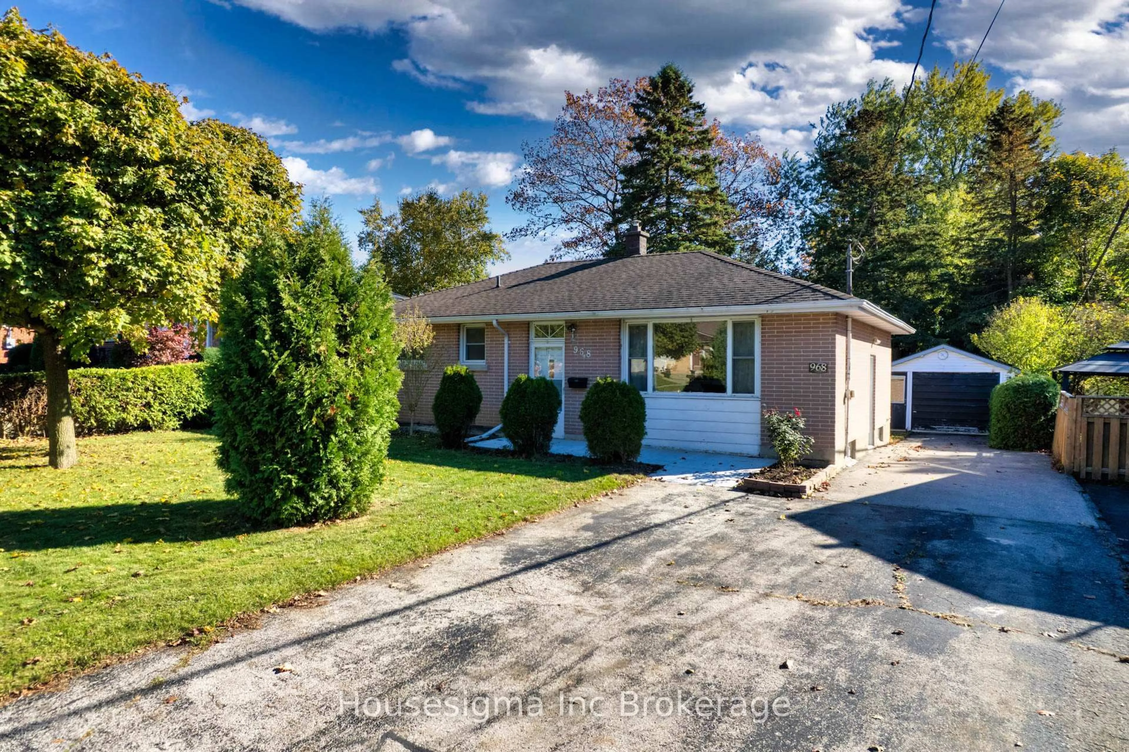 Unknown for 968 Sloane St, Woodstock Ontario N4S 5E1