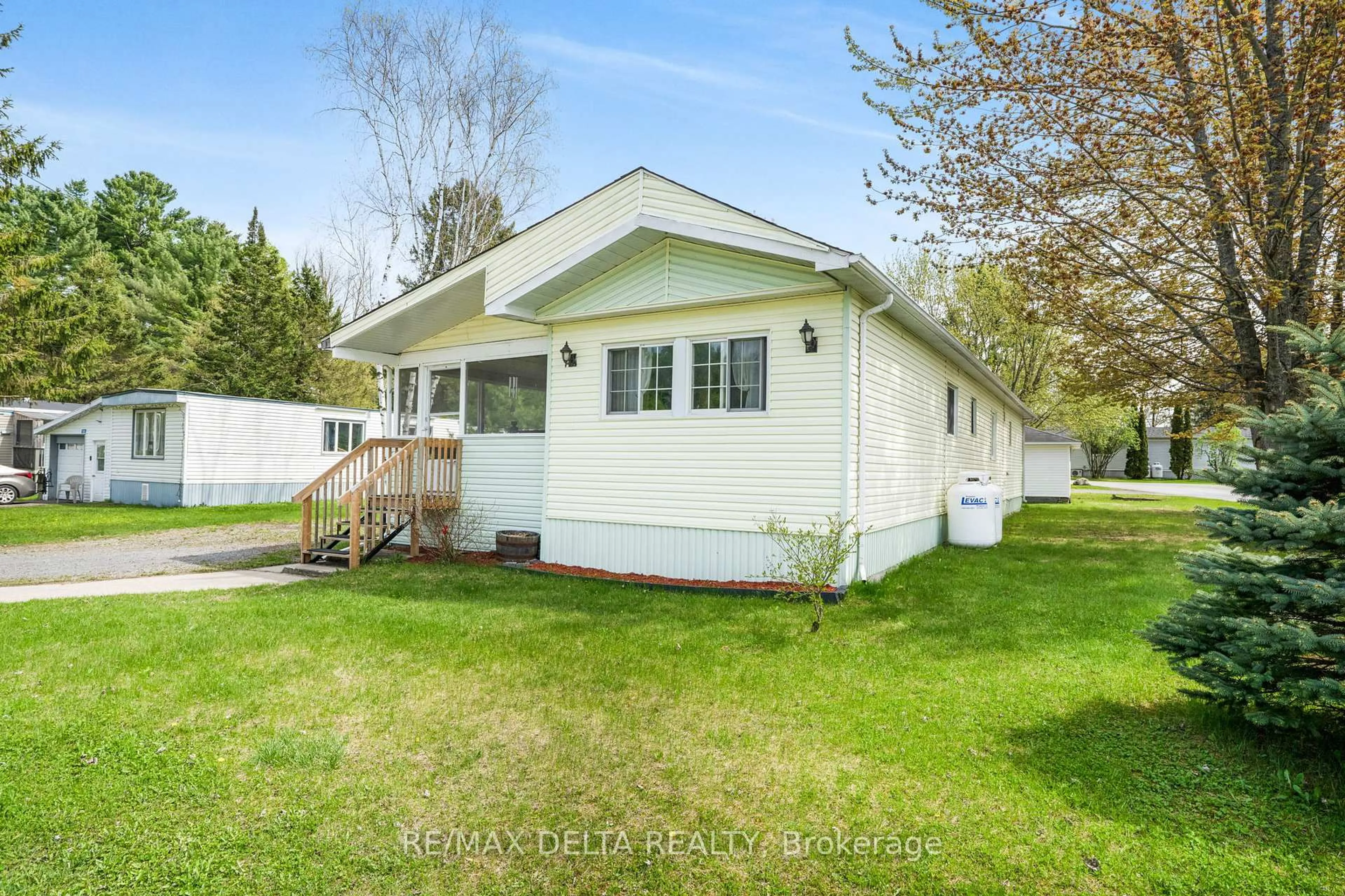 Home with vinyl exterior material, street for 8250 County road 17 Rd #417, Clarence-Rockland Ontario K4K 1K7