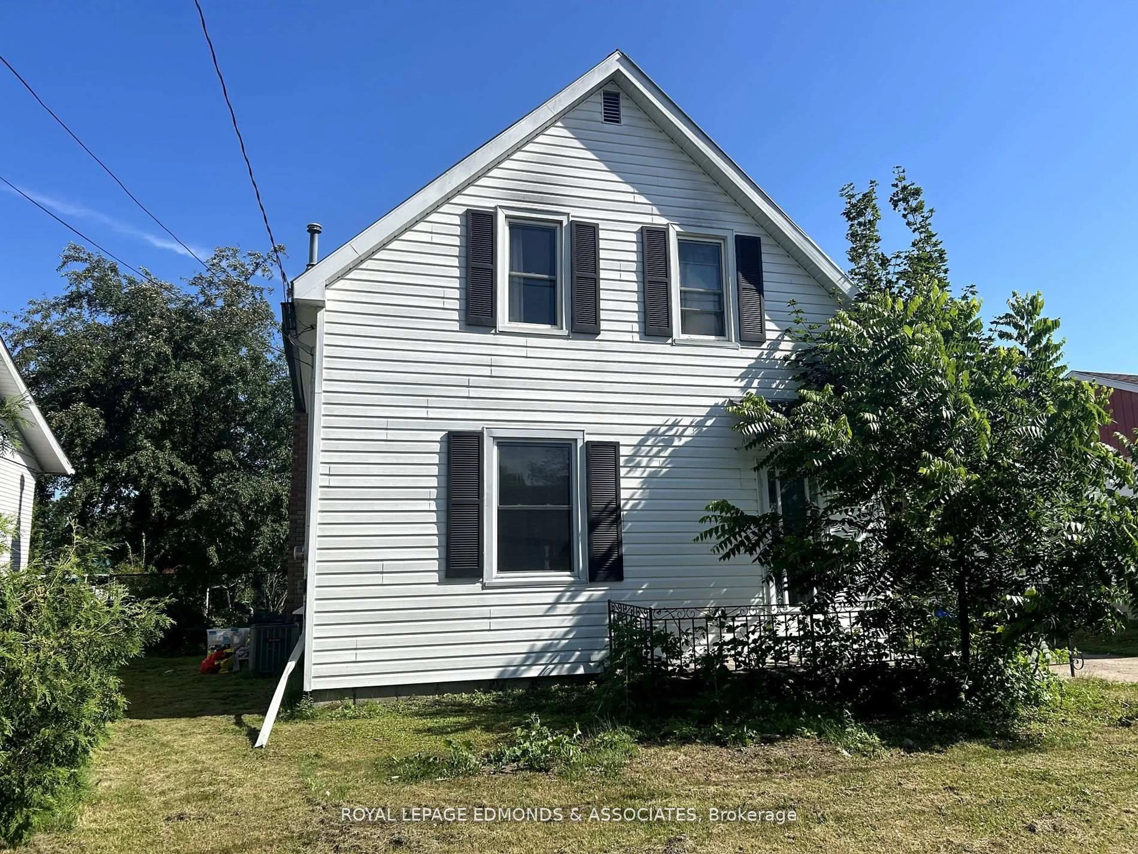 Home with vinyl exterior material, building for 13 Jason St, Chalk River Ontario K0J 1J0