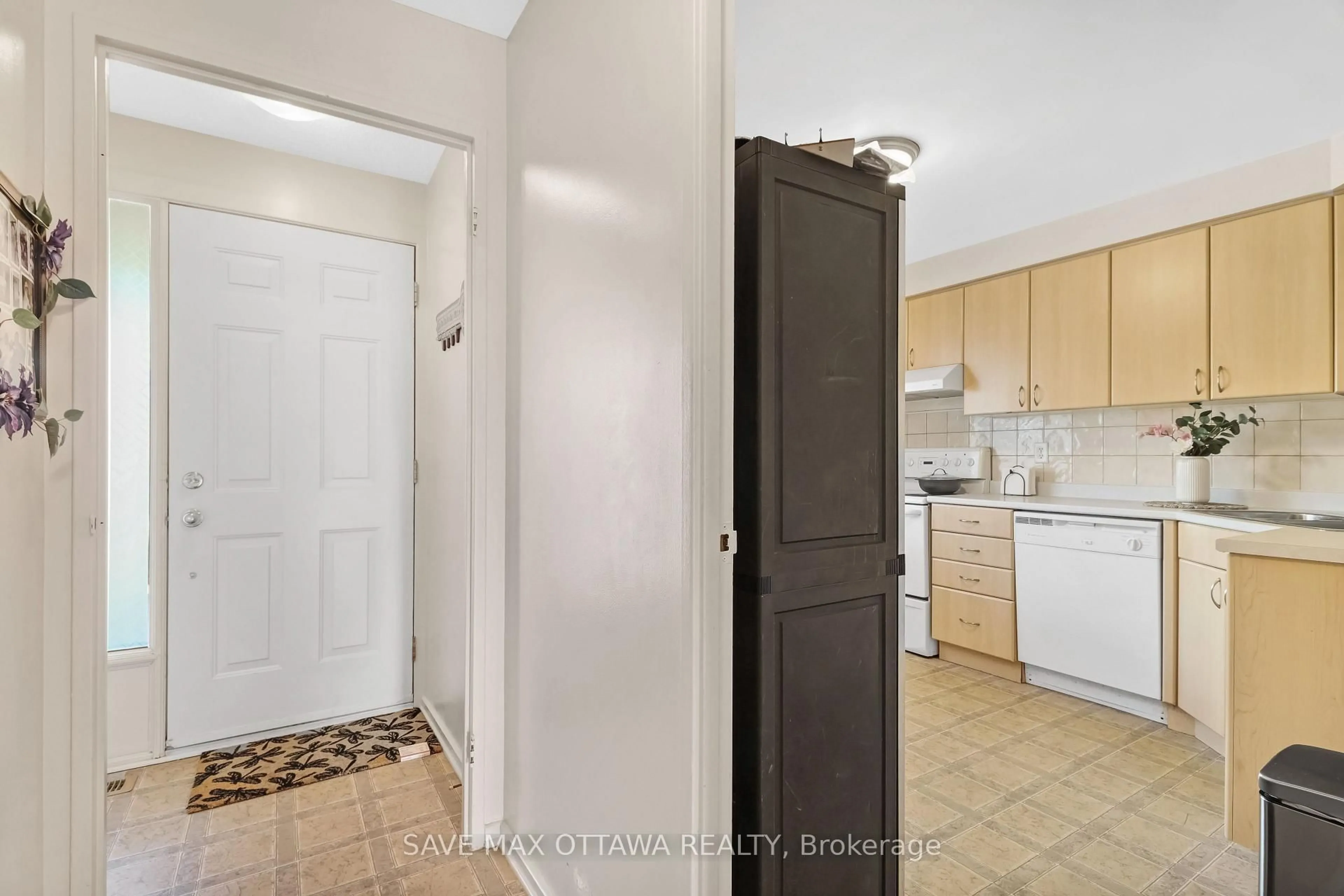 Unknown for 3036 Fairlea Cres #-, Ottawa Ontario K1V 8T7