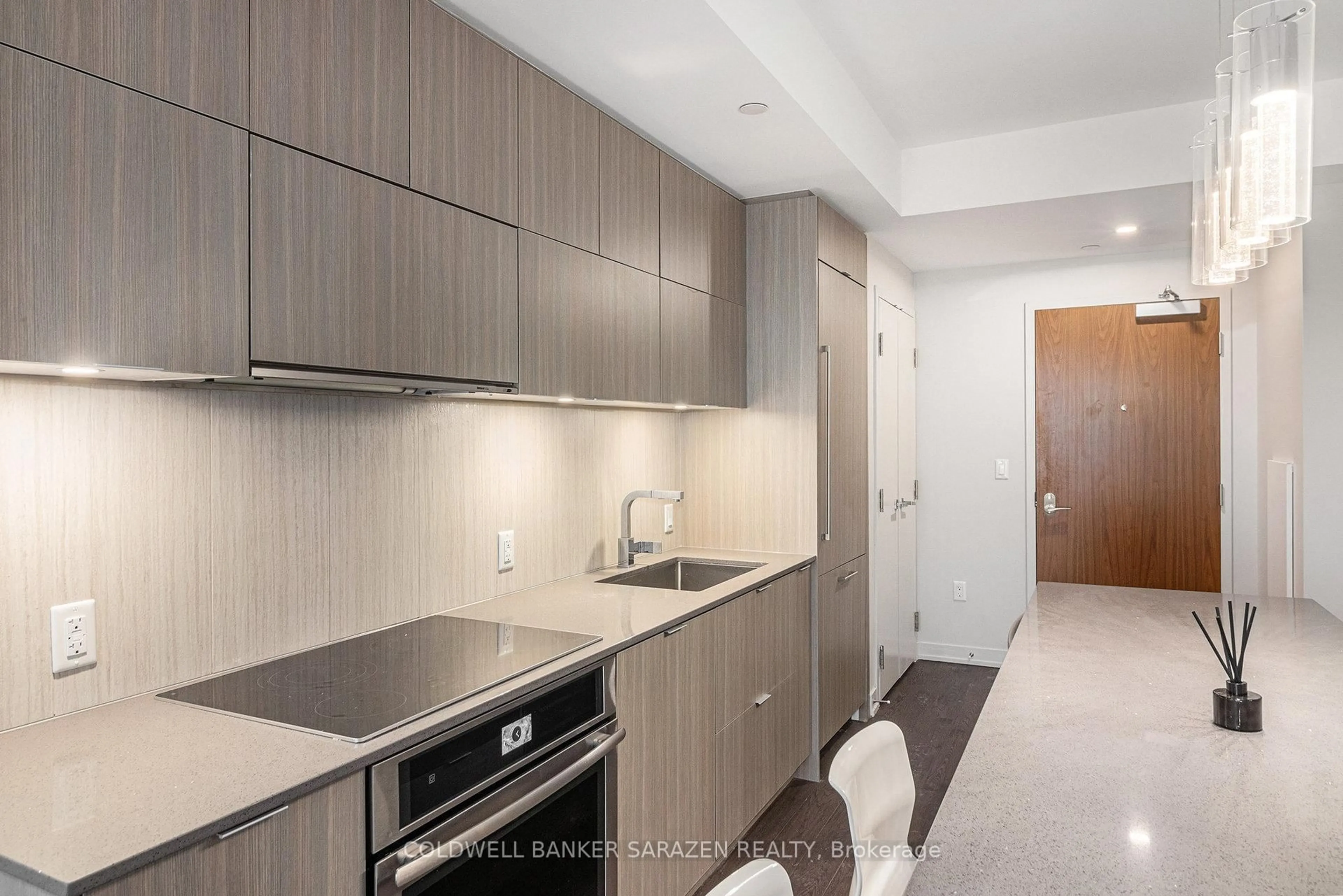 Standard kitchen, unknown for 101 Queen St #808, Ottawa Ontario K1P 0B7